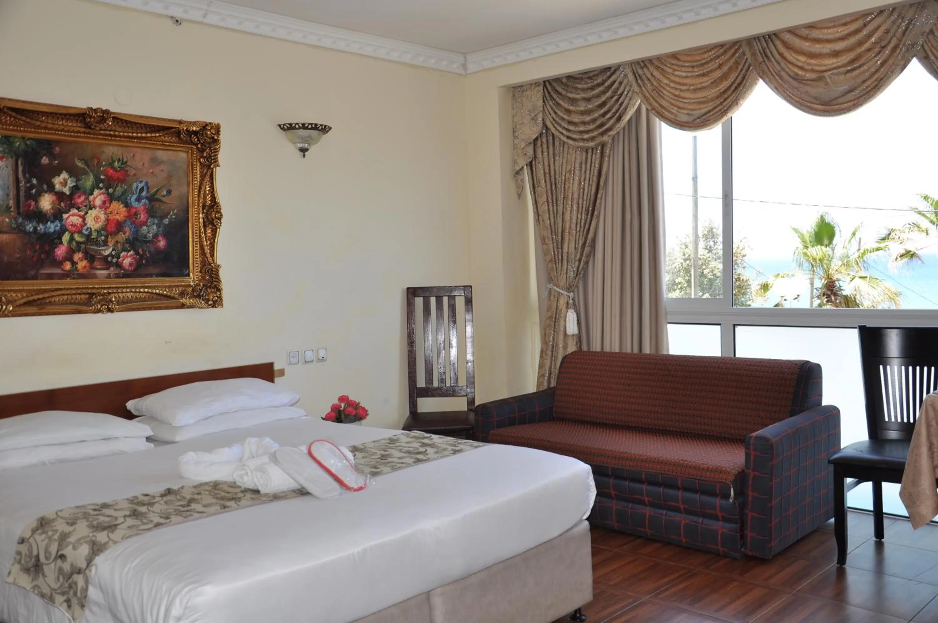 Day, Bed in Hotel Suites Bat Yam