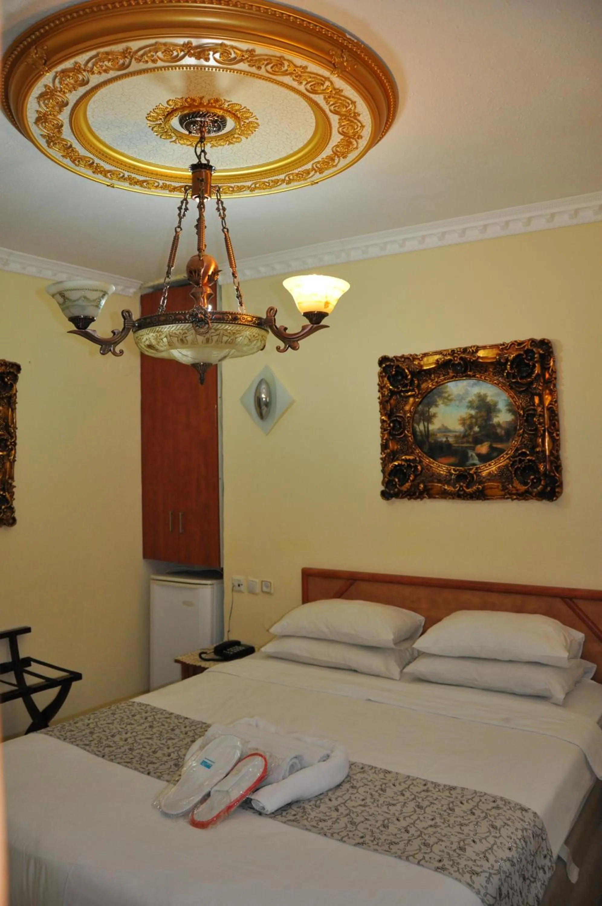 Bed in Hotel Suites Bat Yam