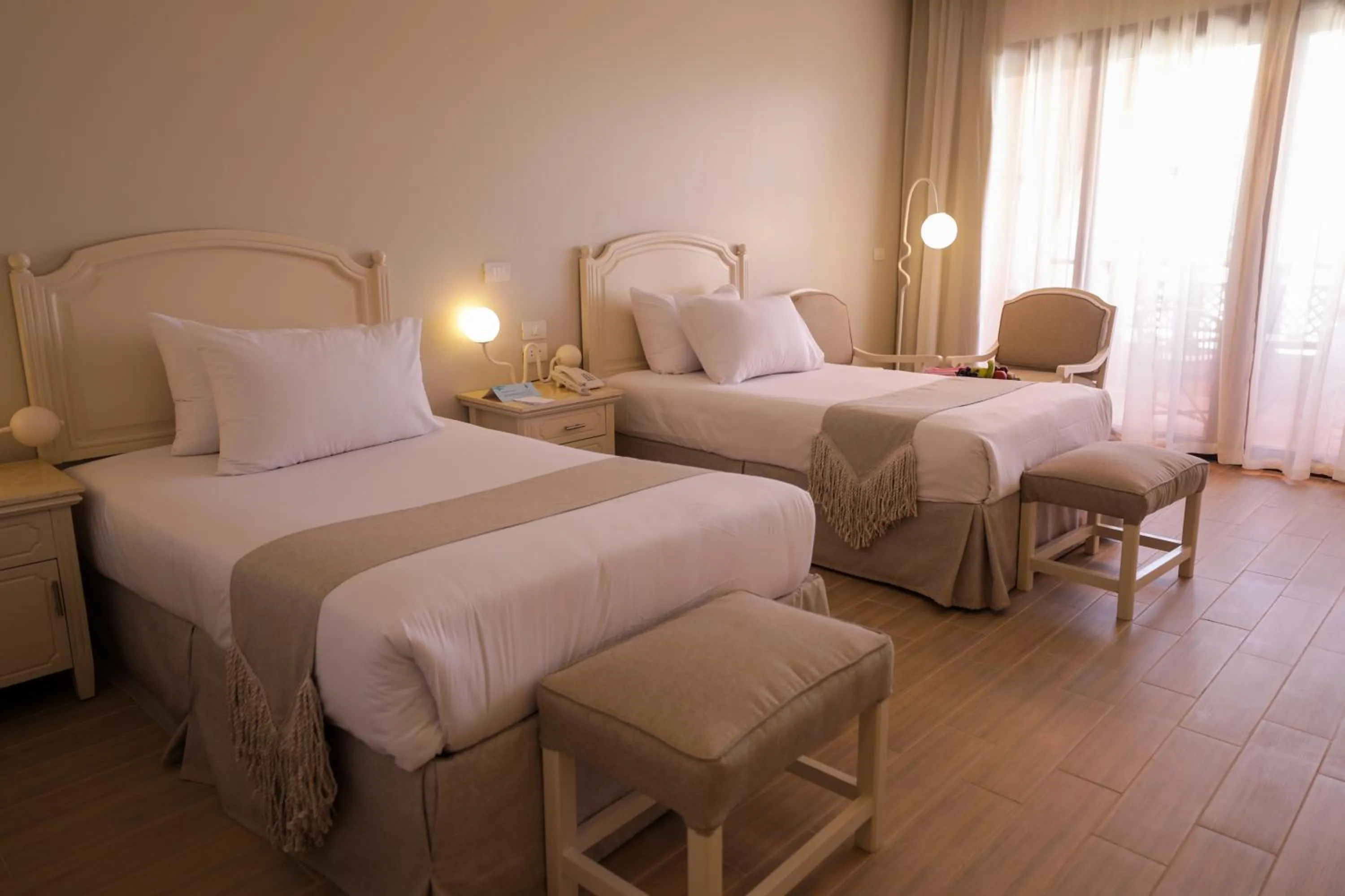 Bedroom, Bed in Calimera Blend Paradise