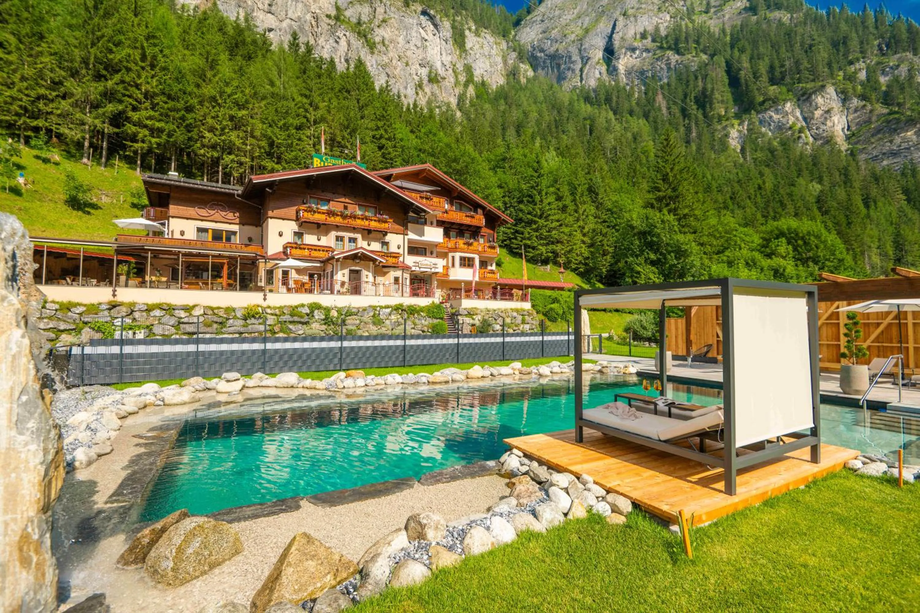 Swimming pool in Hotel-Restaurant Burgblick