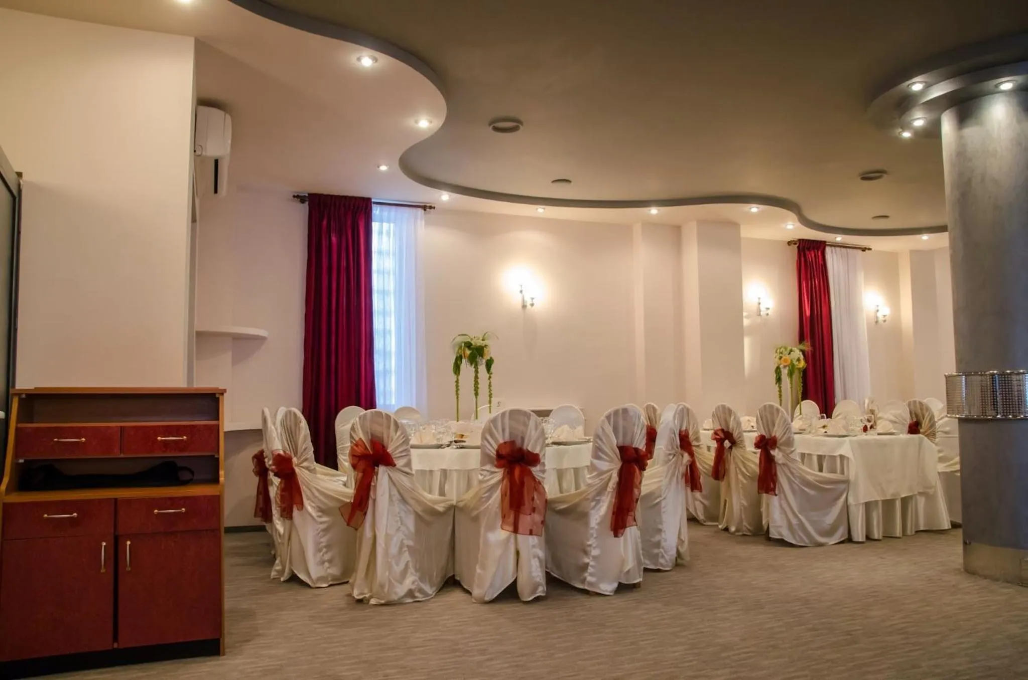 Restaurant/places to eat in Hotel Regat