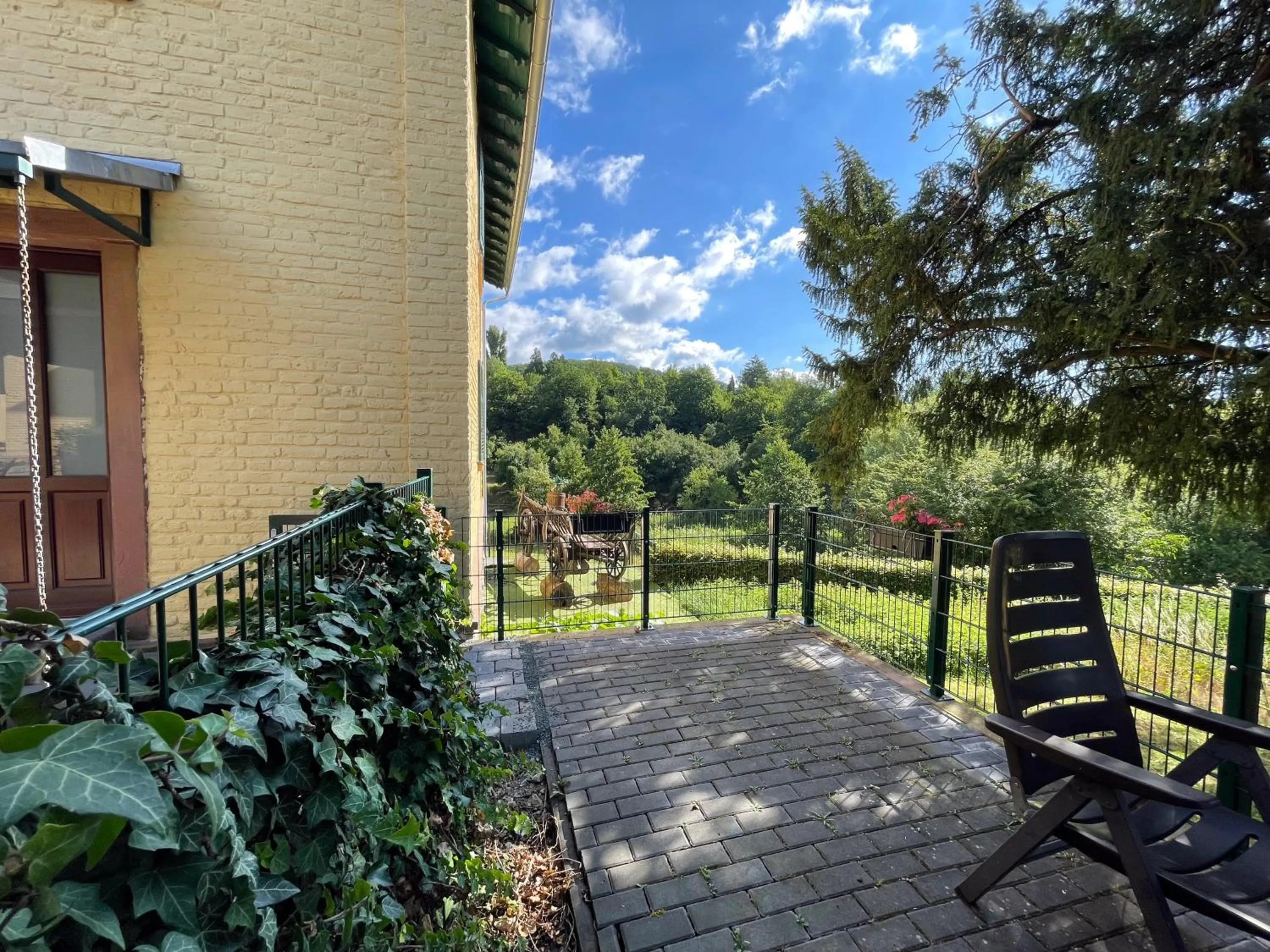 Seating area in Herberge Hof Armada