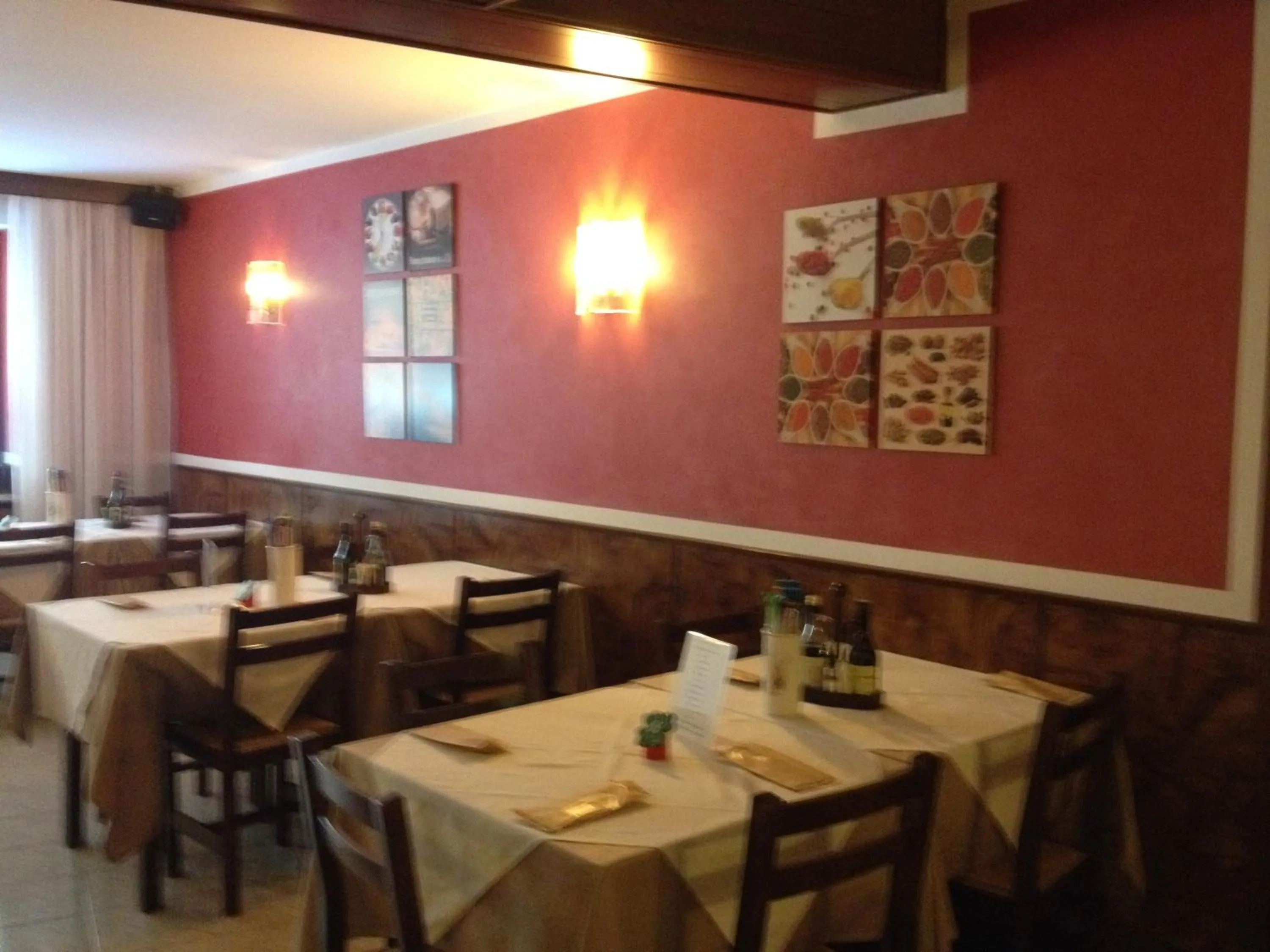 Restaurant/places to eat in Hotel Scandola