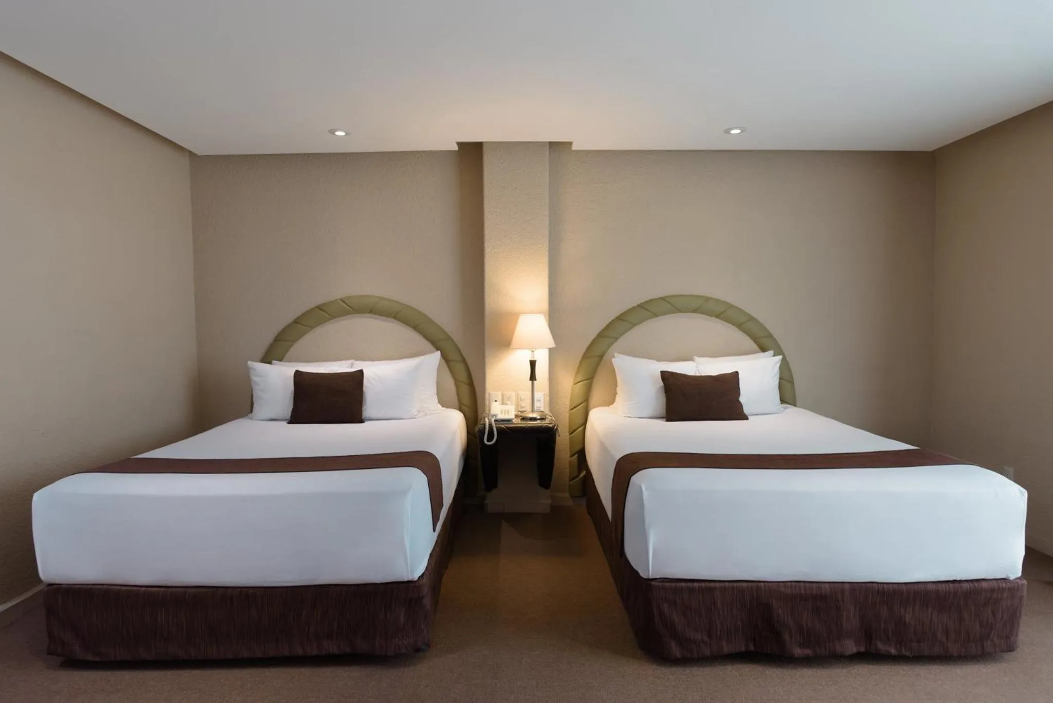 Photo of the whole room, Bed in Gamma Cuernavaca Puerta Paraiso