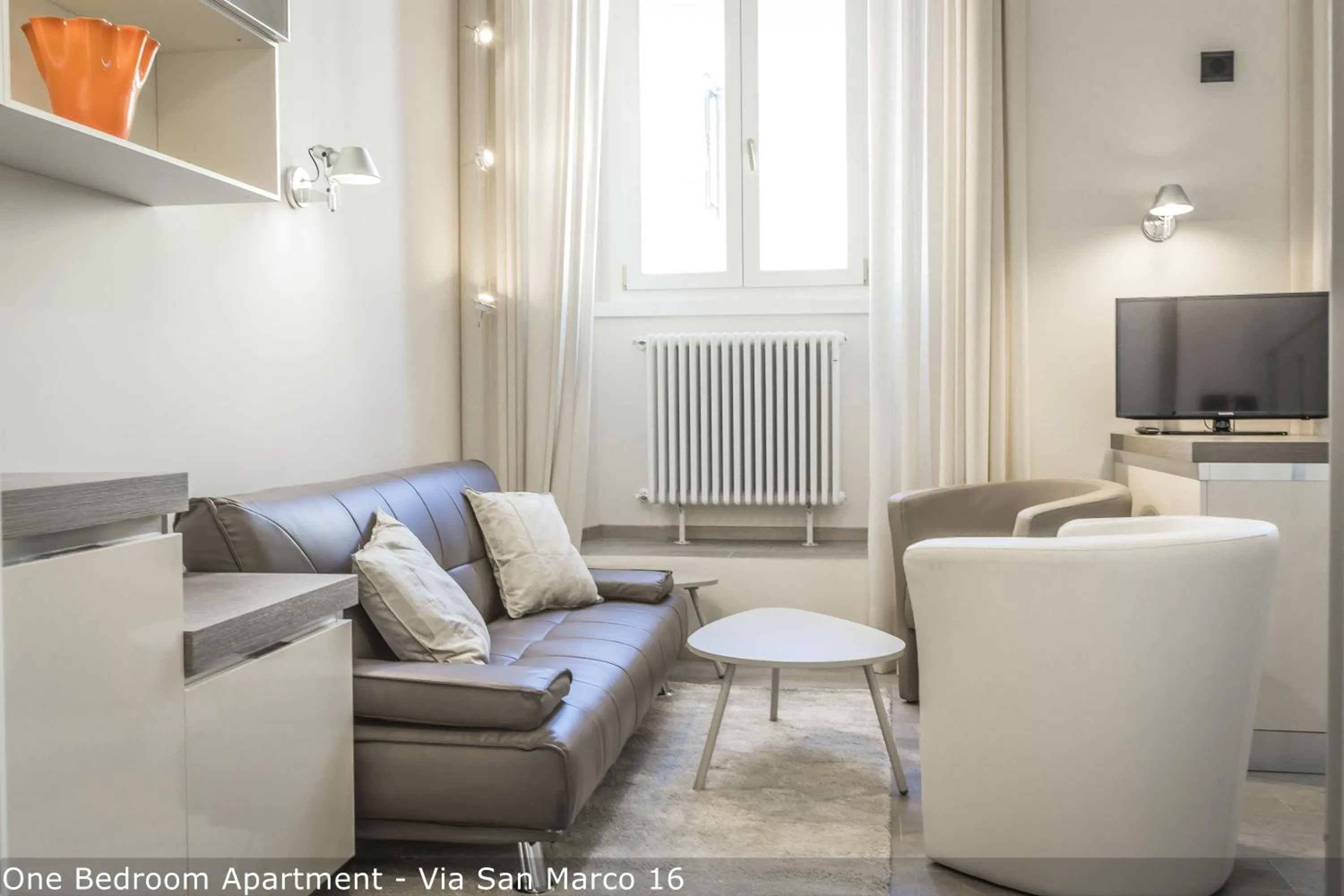 TV and multimedia in Brera Apartments in San Marco