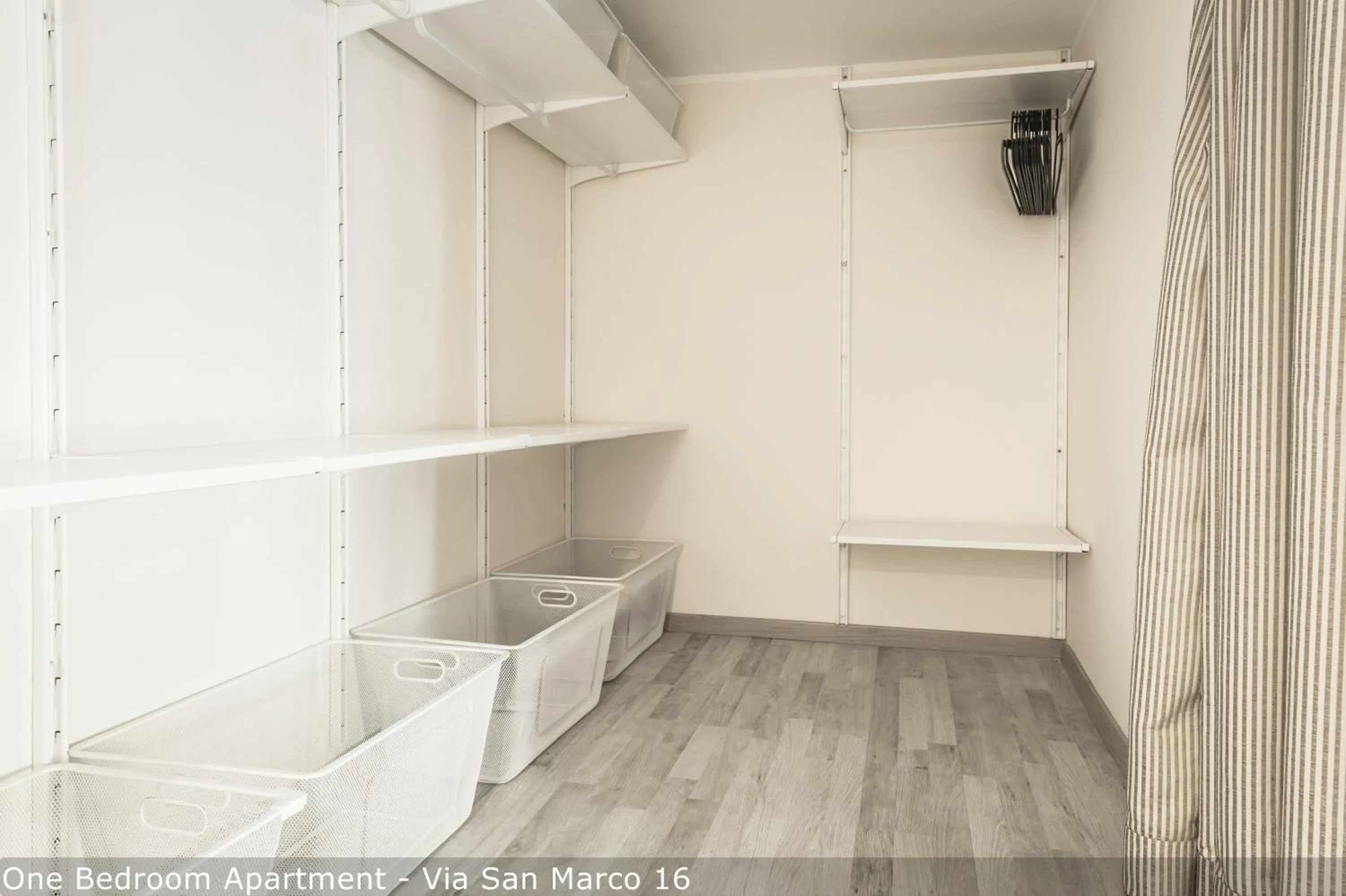 wardrobe in Brera Apartments in San Marco