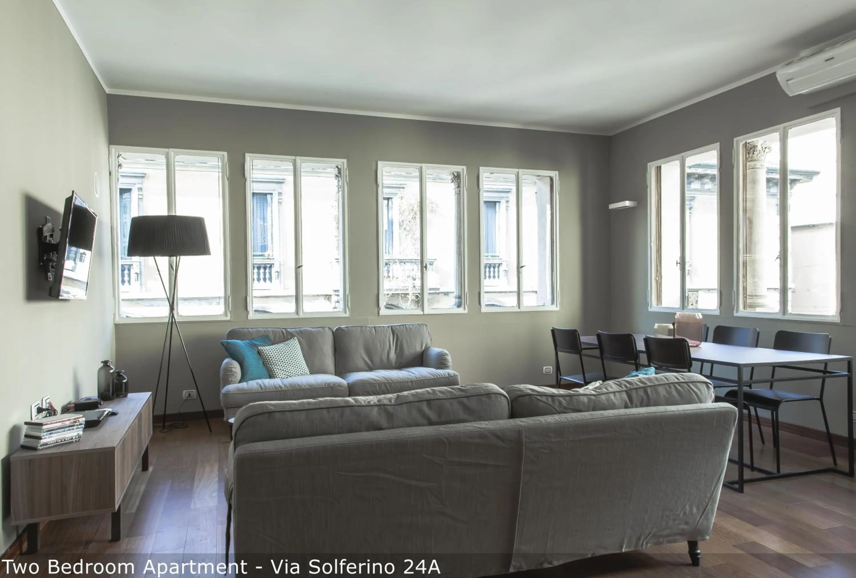 TV and multimedia in Brera Apartments in San Marco