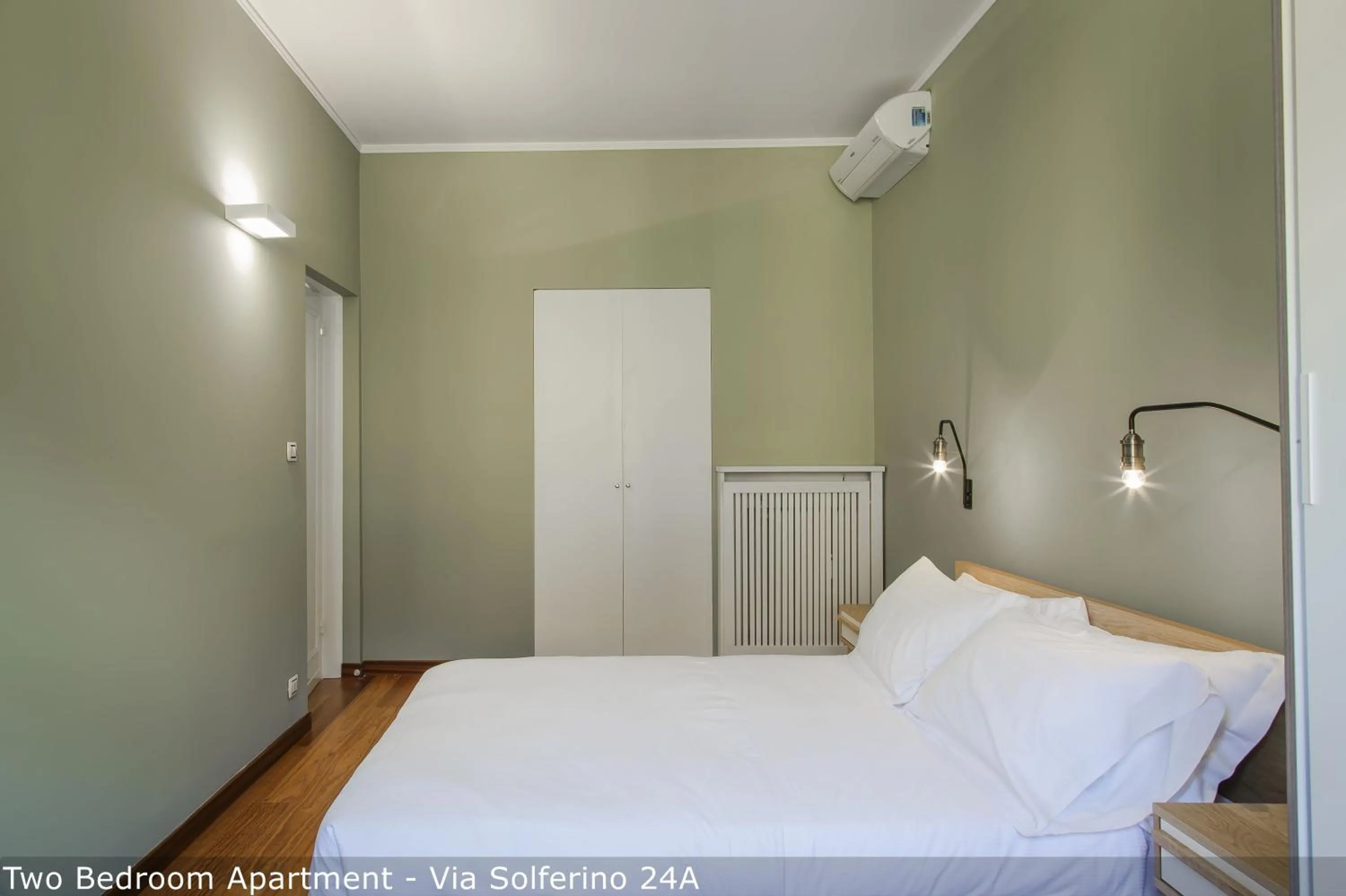 Bed in Brera Apartments in San Marco