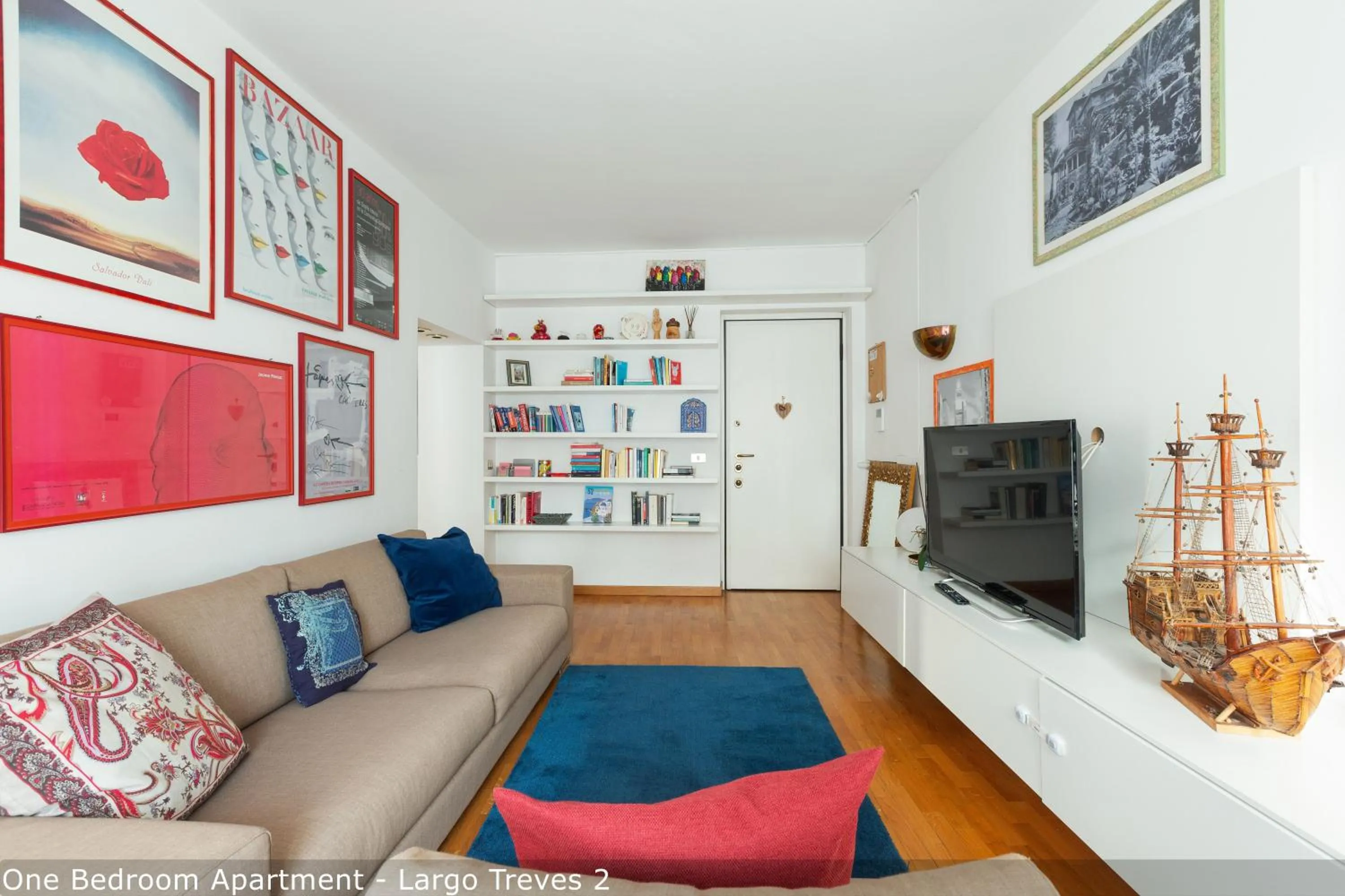 TV and multimedia in Brera Apartments in San Marco