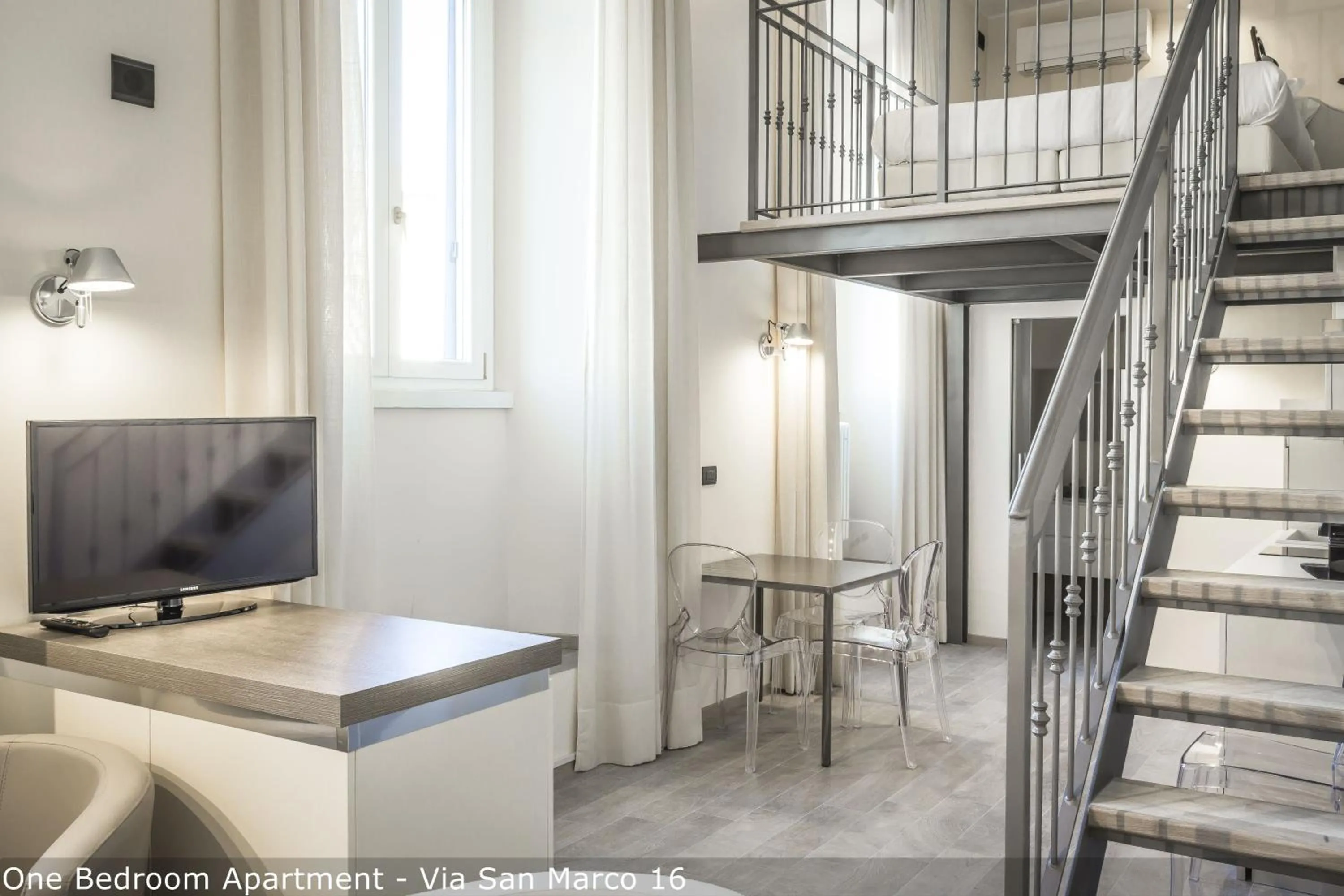 TV and multimedia in Brera Apartments in San Marco
