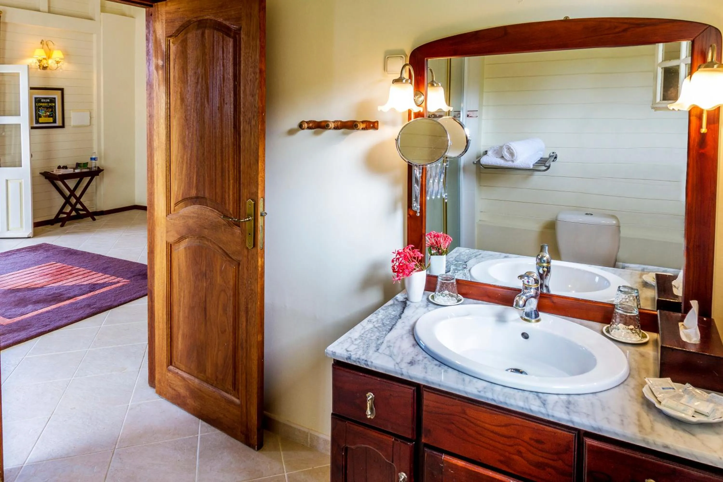 Bathroom, Bed in Le Domaine Saint Aubin