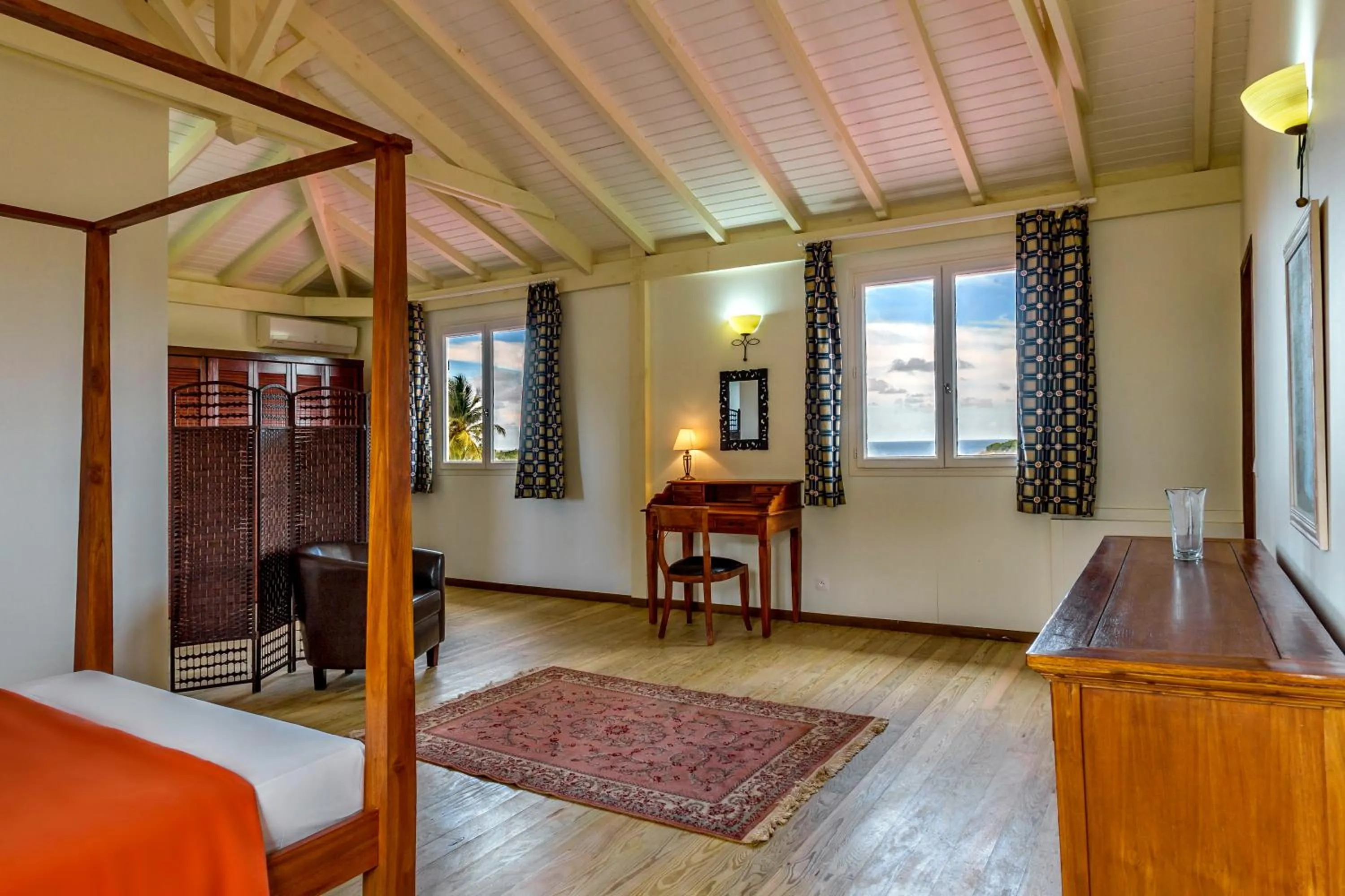 Photo of the whole room in Le Domaine Saint Aubin