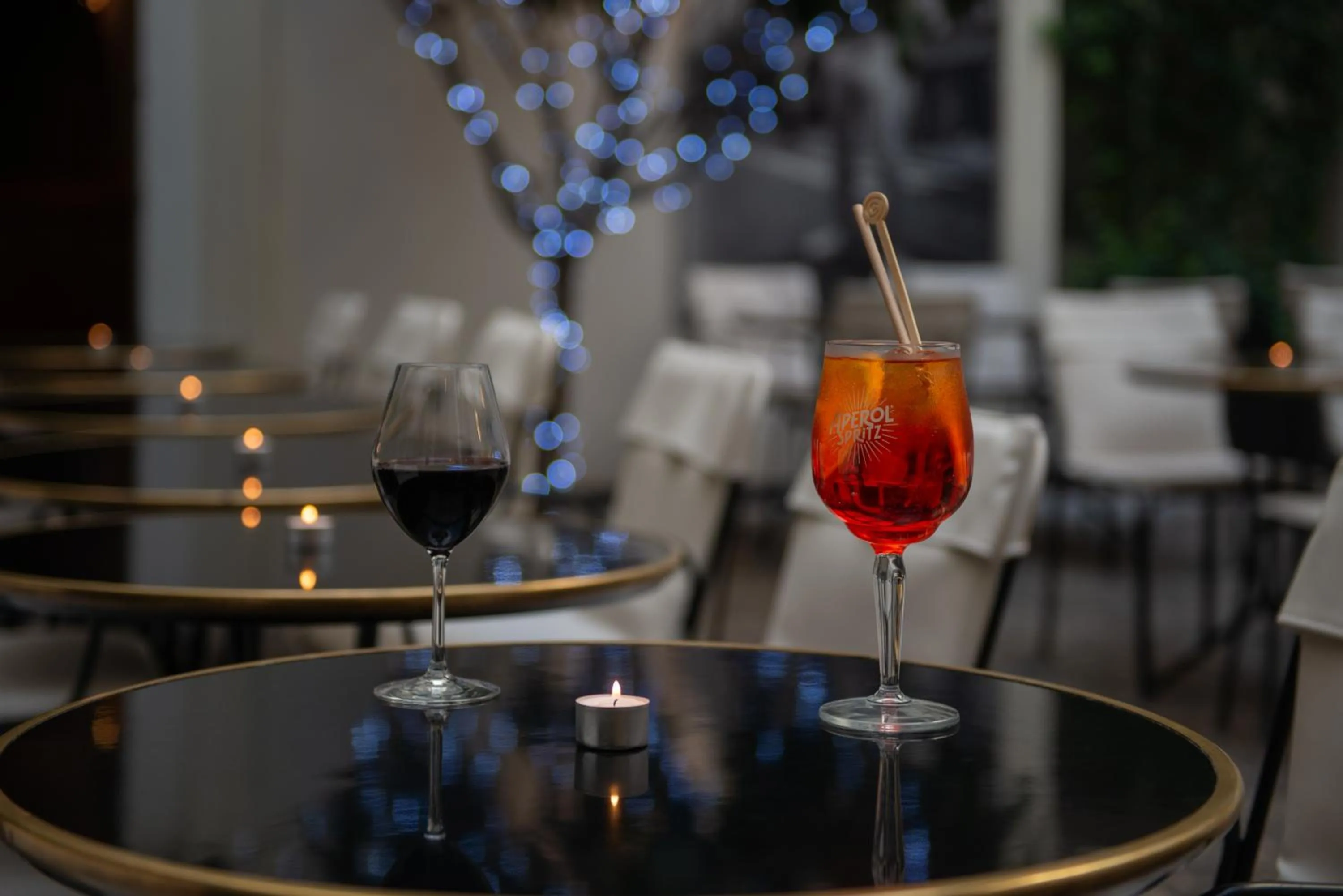 Restaurant/places to eat in Mom'Art Hotel