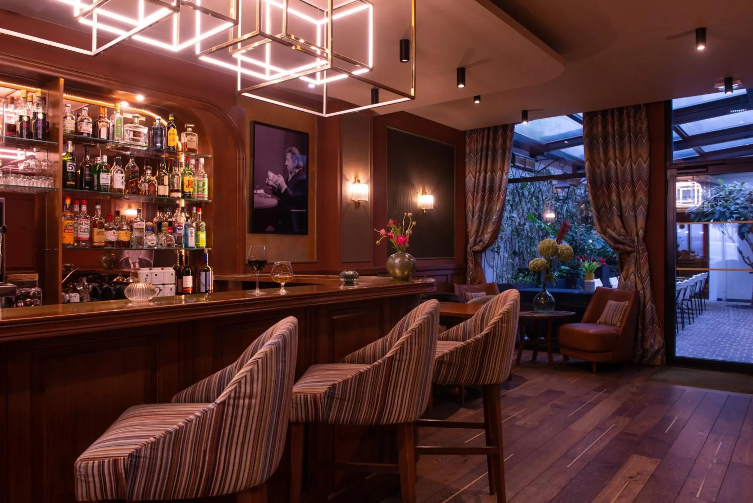 Lounge or bar in Mom'Art Hotel Lounge or bar in Mom'Art Hotel