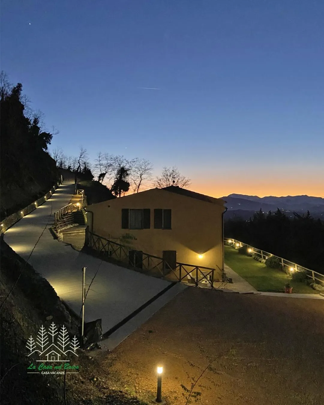 Property building in La Casa Nel Bosco