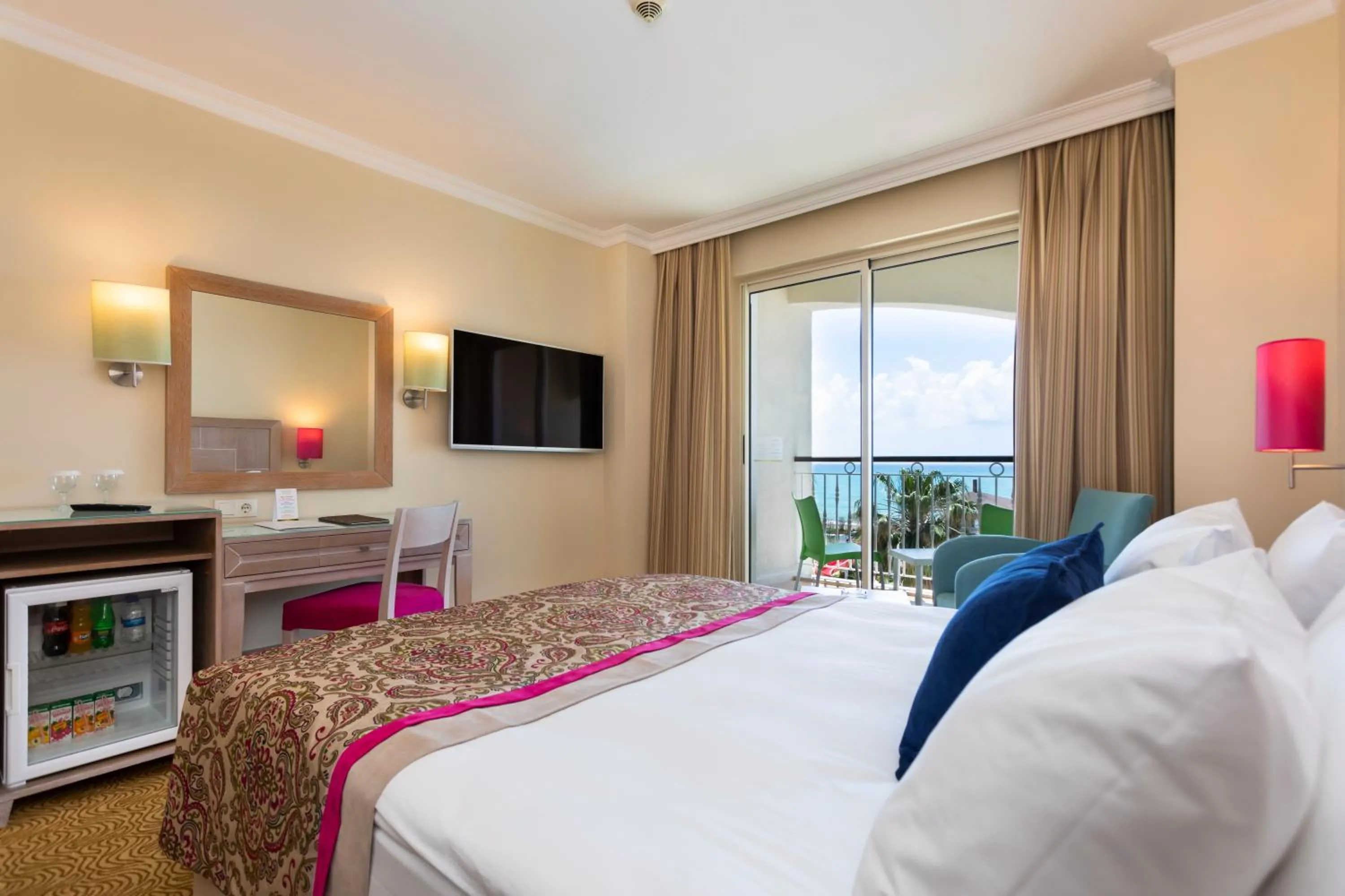 Bed in Orange County Belek