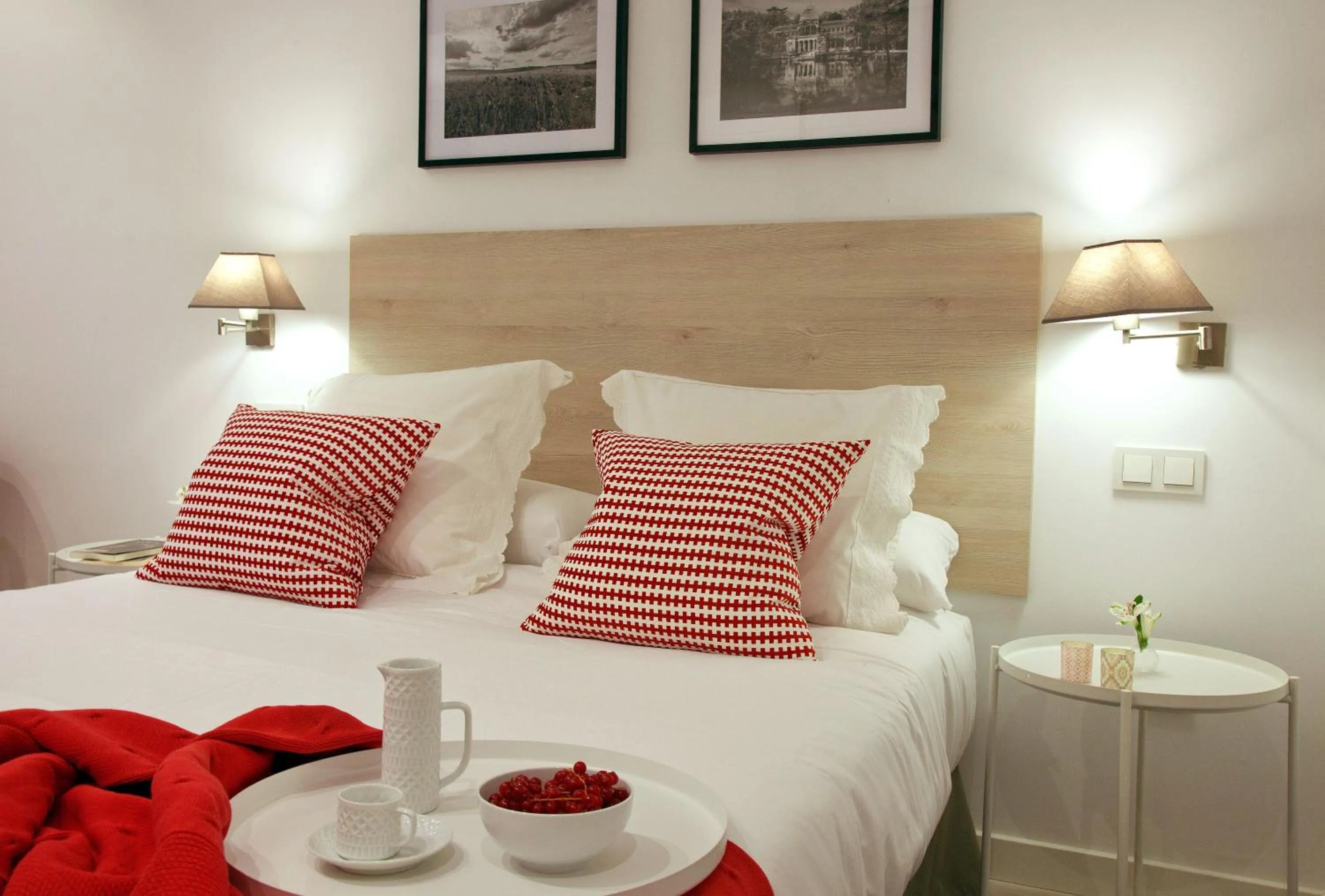 Bedroom, Bed in Feelathome Madrid Suites Apartments