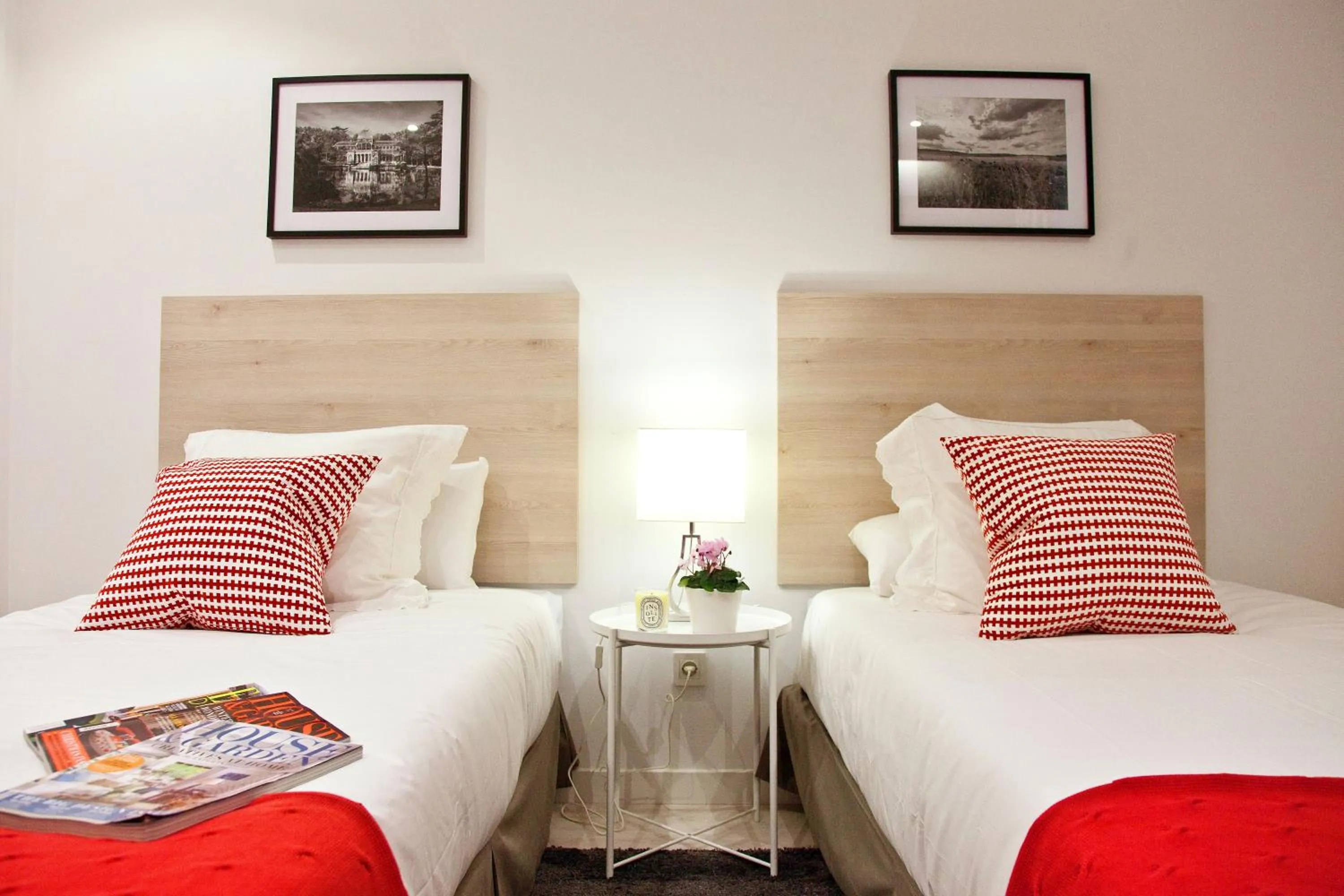 Bedroom, Bed in Feelathome Madrid Suites Apartments