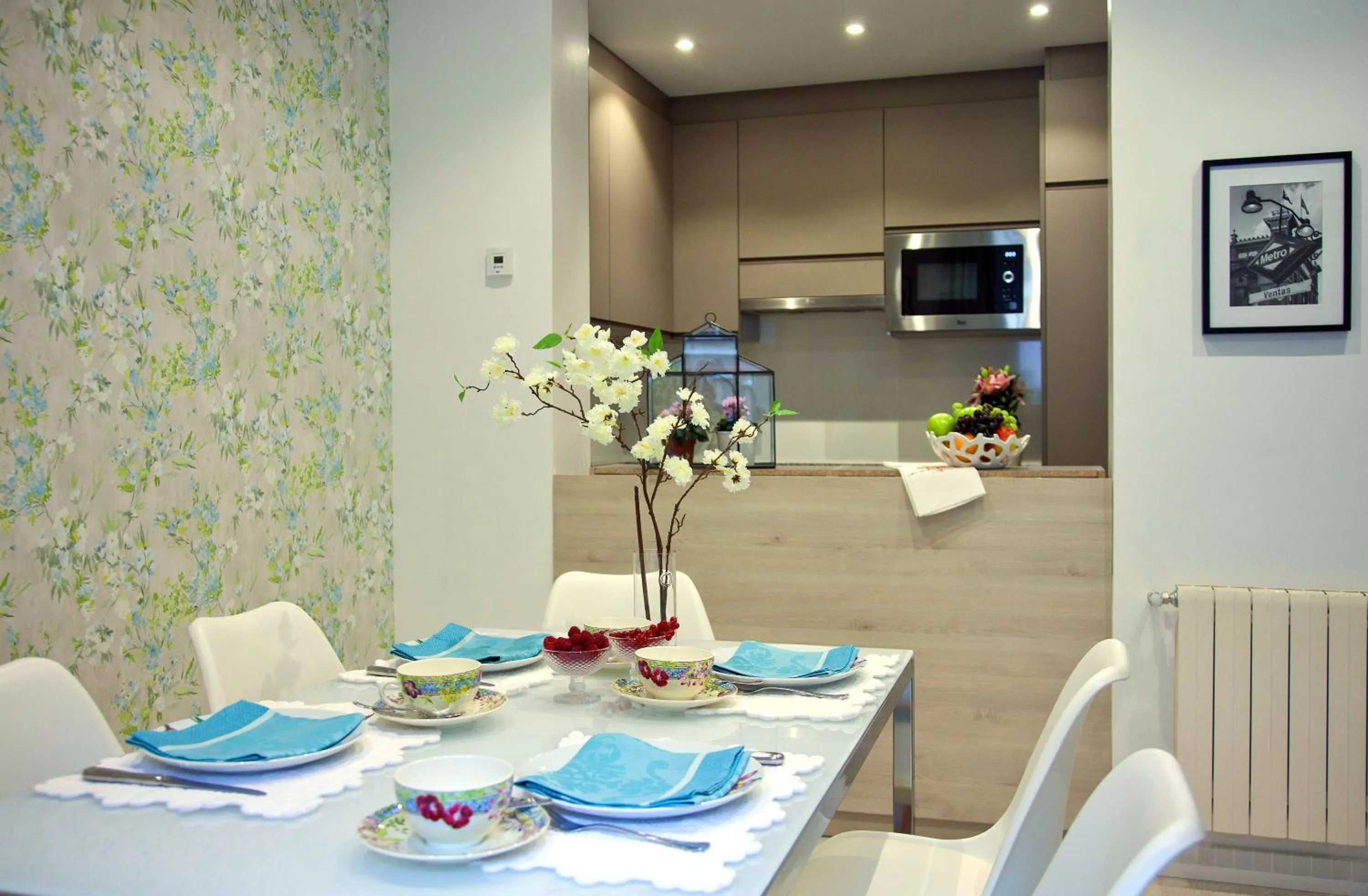 Dining area in Feelathome Madrid Suites Apartments