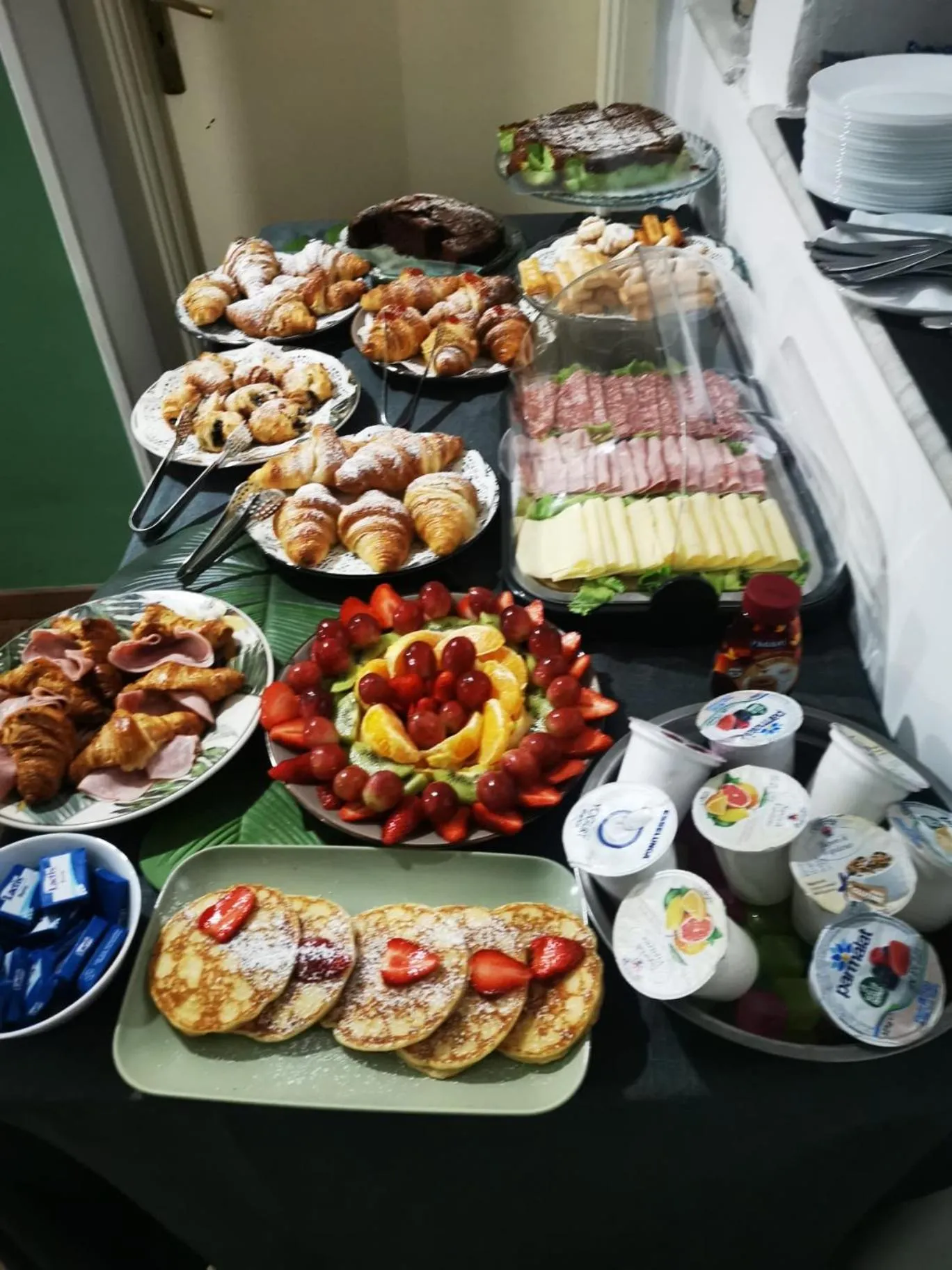 Buffet breakfast in Hotel Brenta