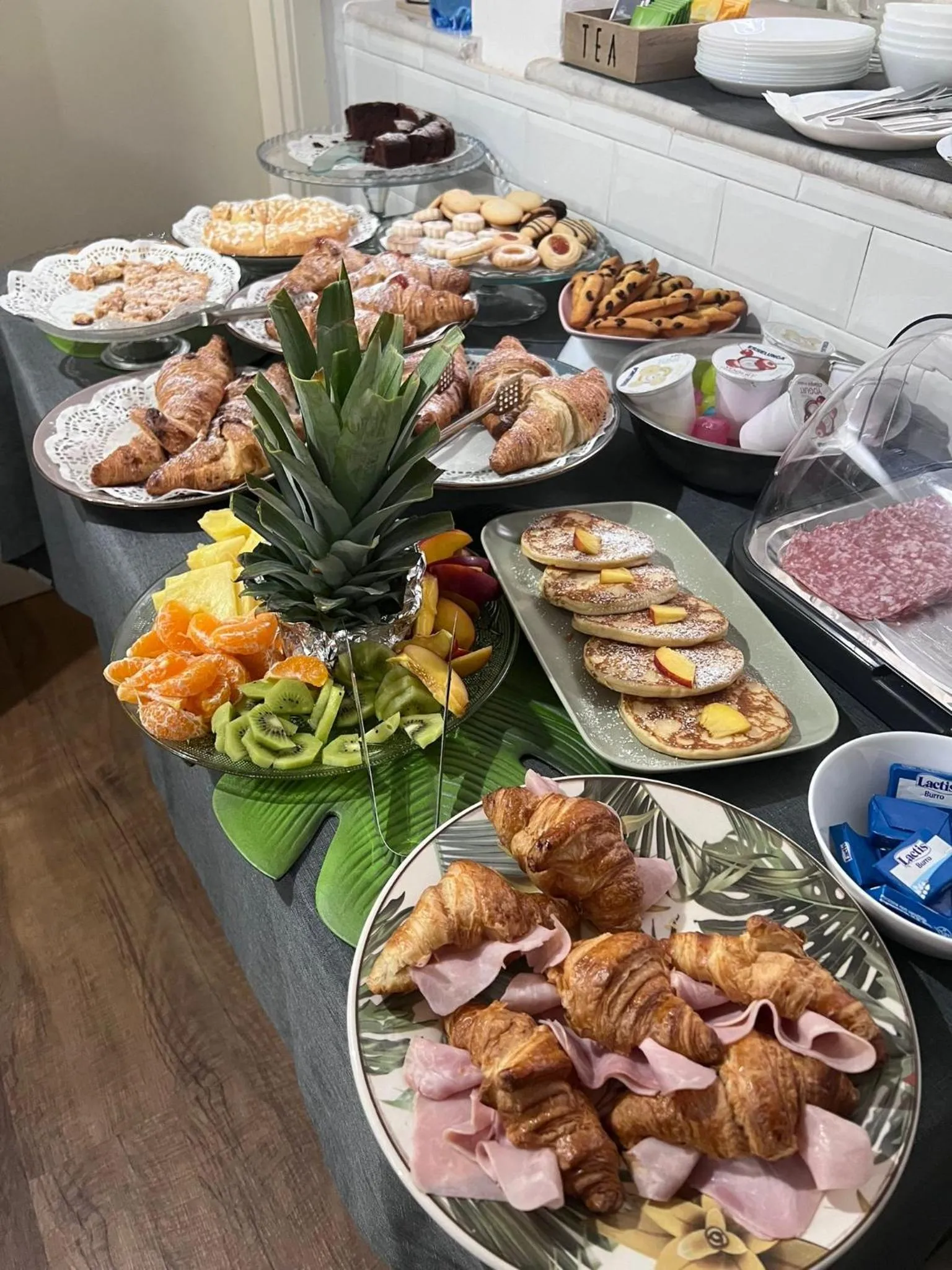 Buffet breakfast in Hotel Brenta