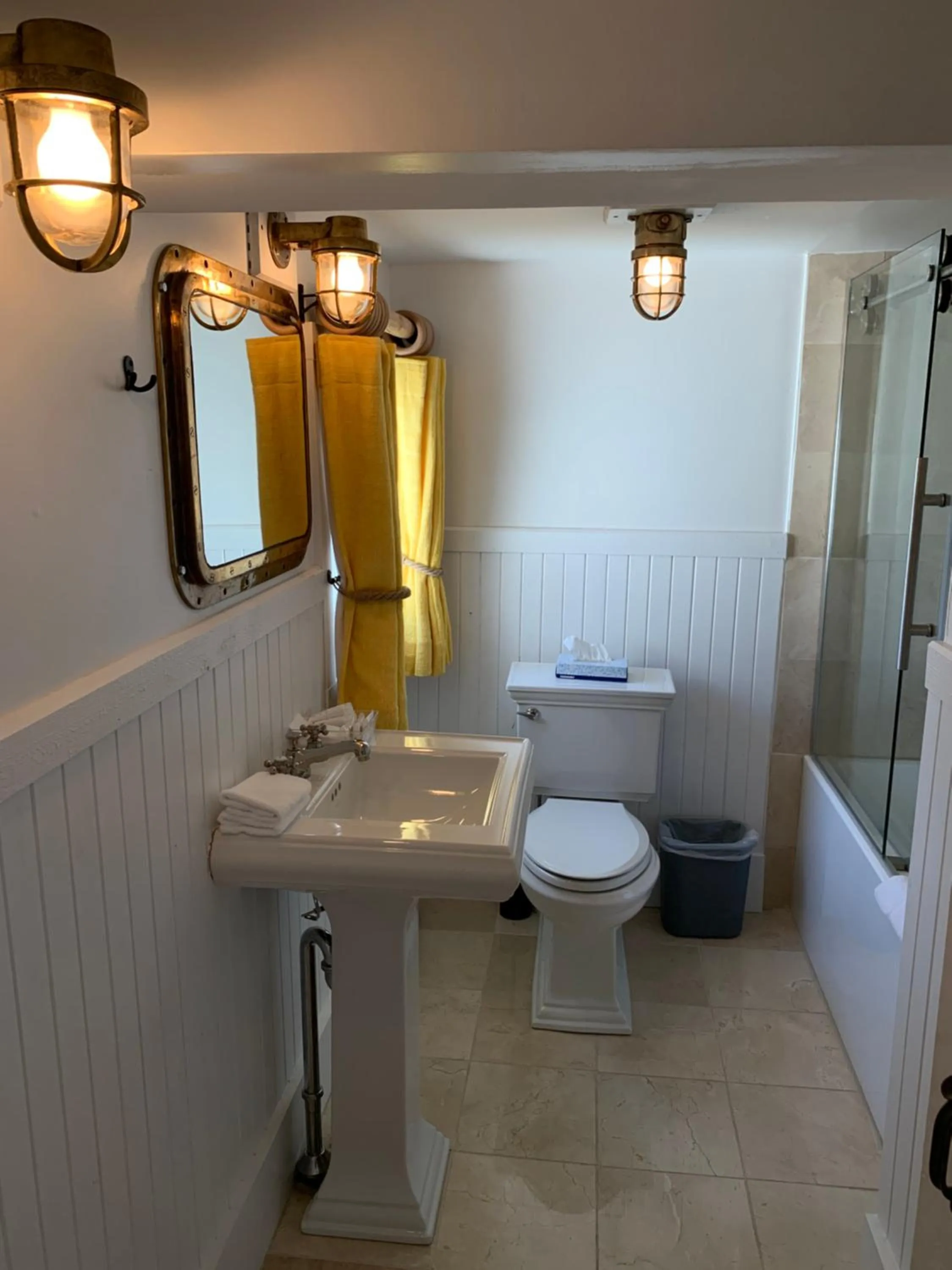 Bathroom in Au Pic de l'Aurore Motel-Chalets