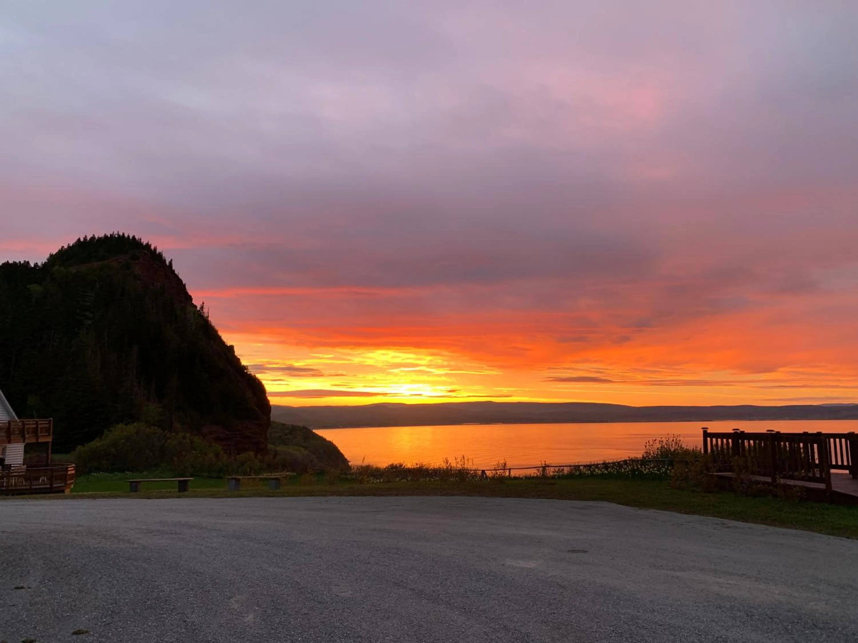 Sunset in Au Pic de l'Aurore Motel-Chalets