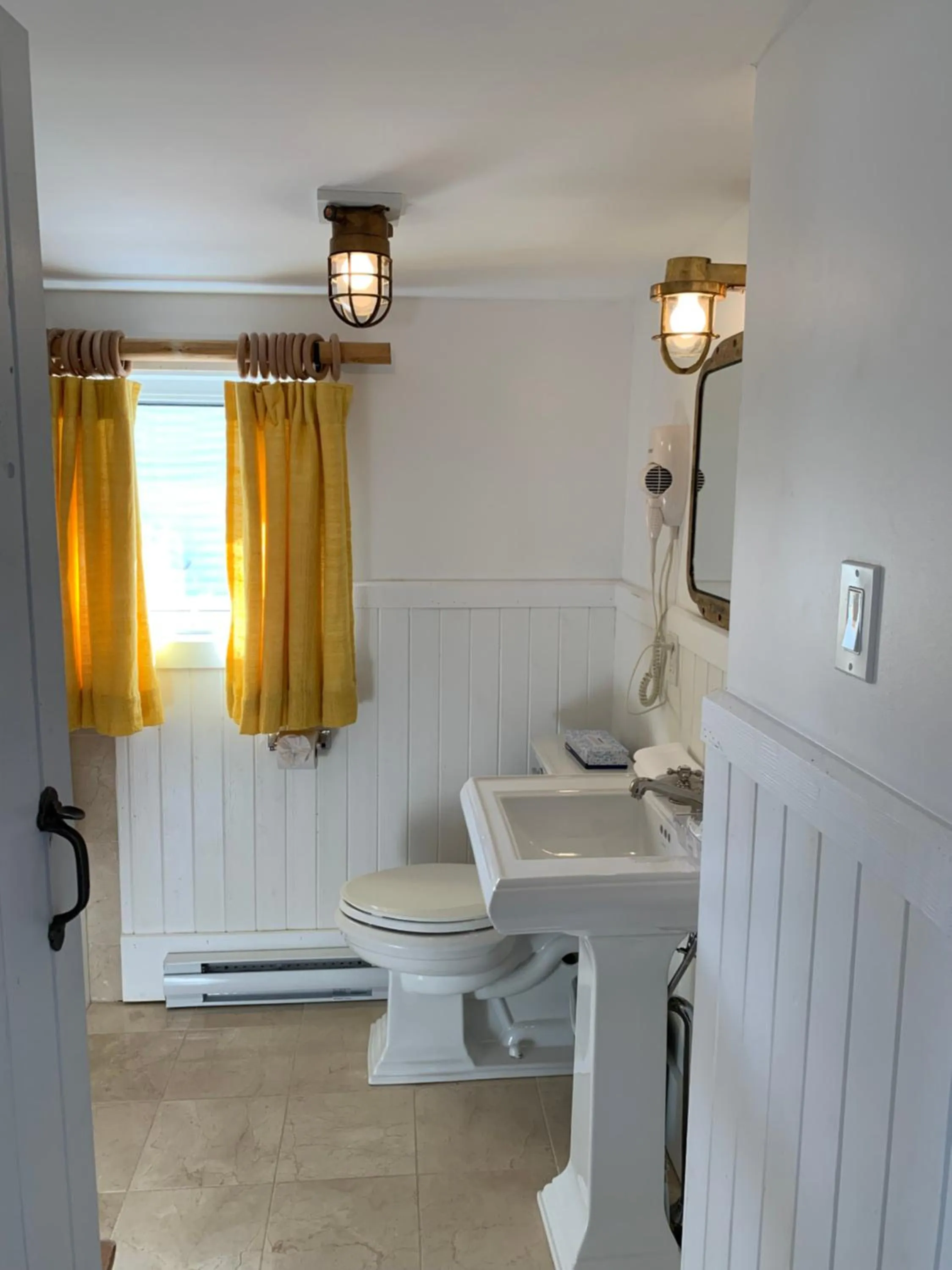 Bathroom in Au Pic de l'Aurore Motel-Chalets