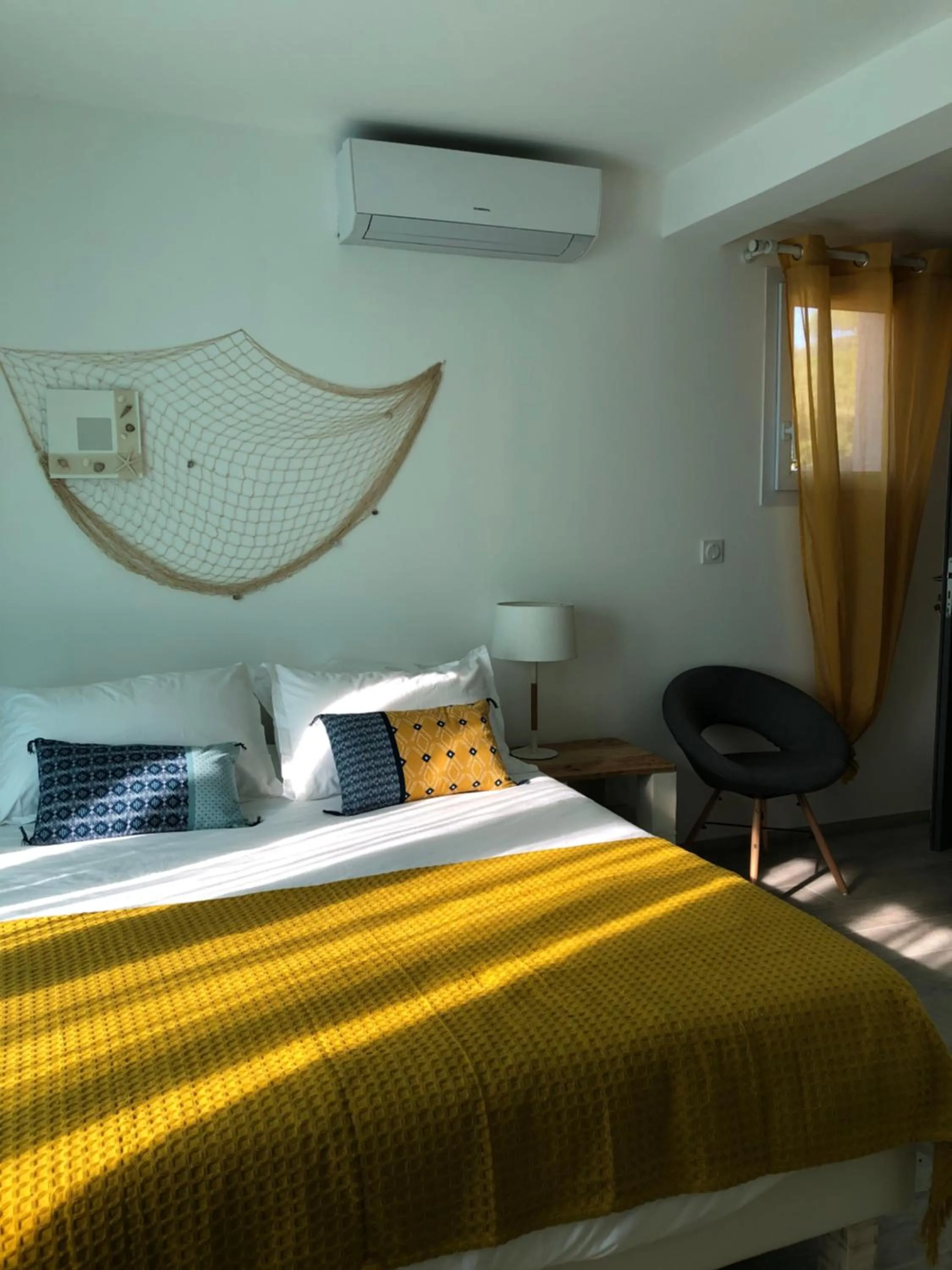 Photo of the whole room, Bed in Maxima Sunset