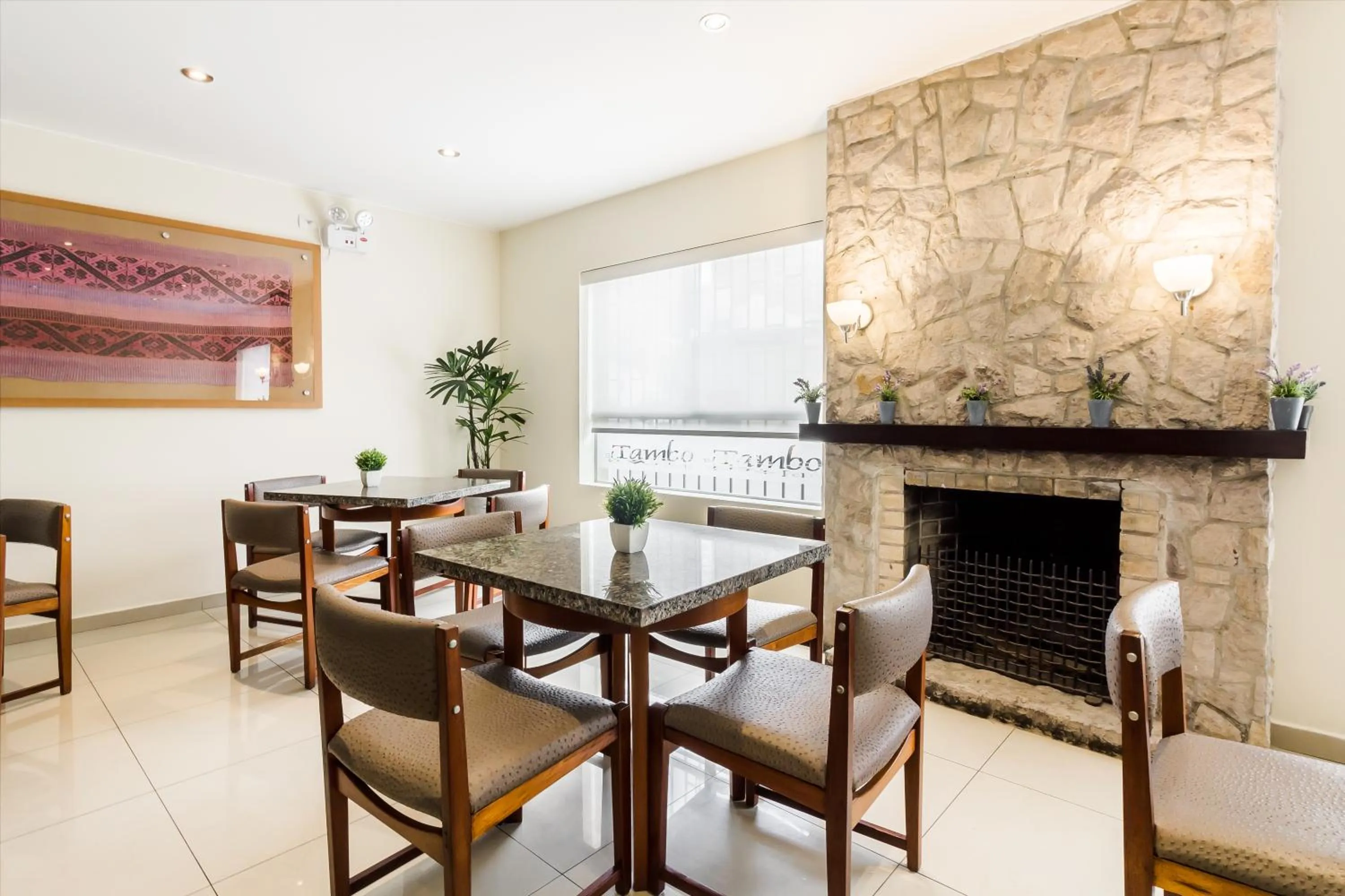 Restaurant/places to eat in Tambo Dos de Mayo