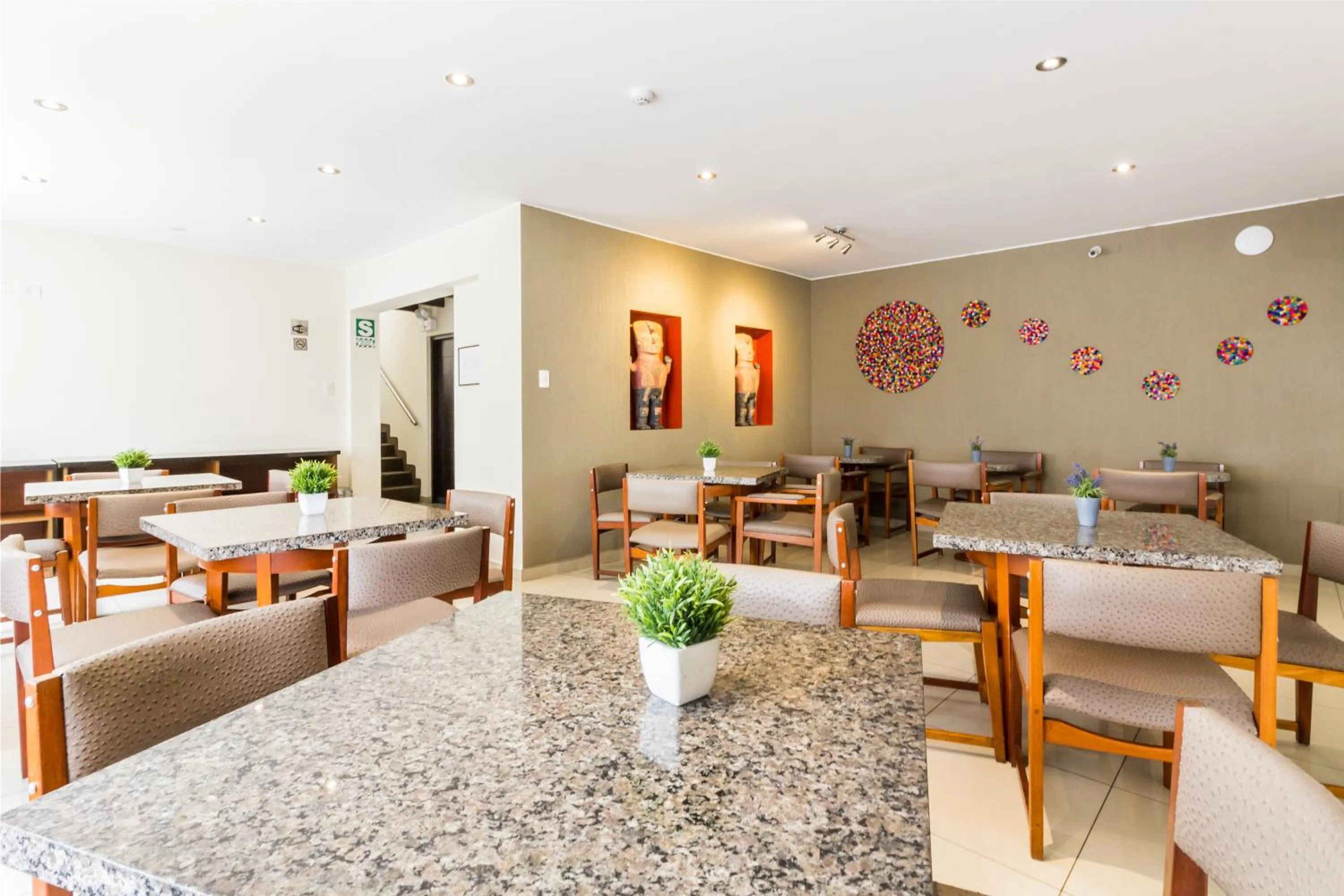 Restaurant/places to eat in Tambo Dos de Mayo