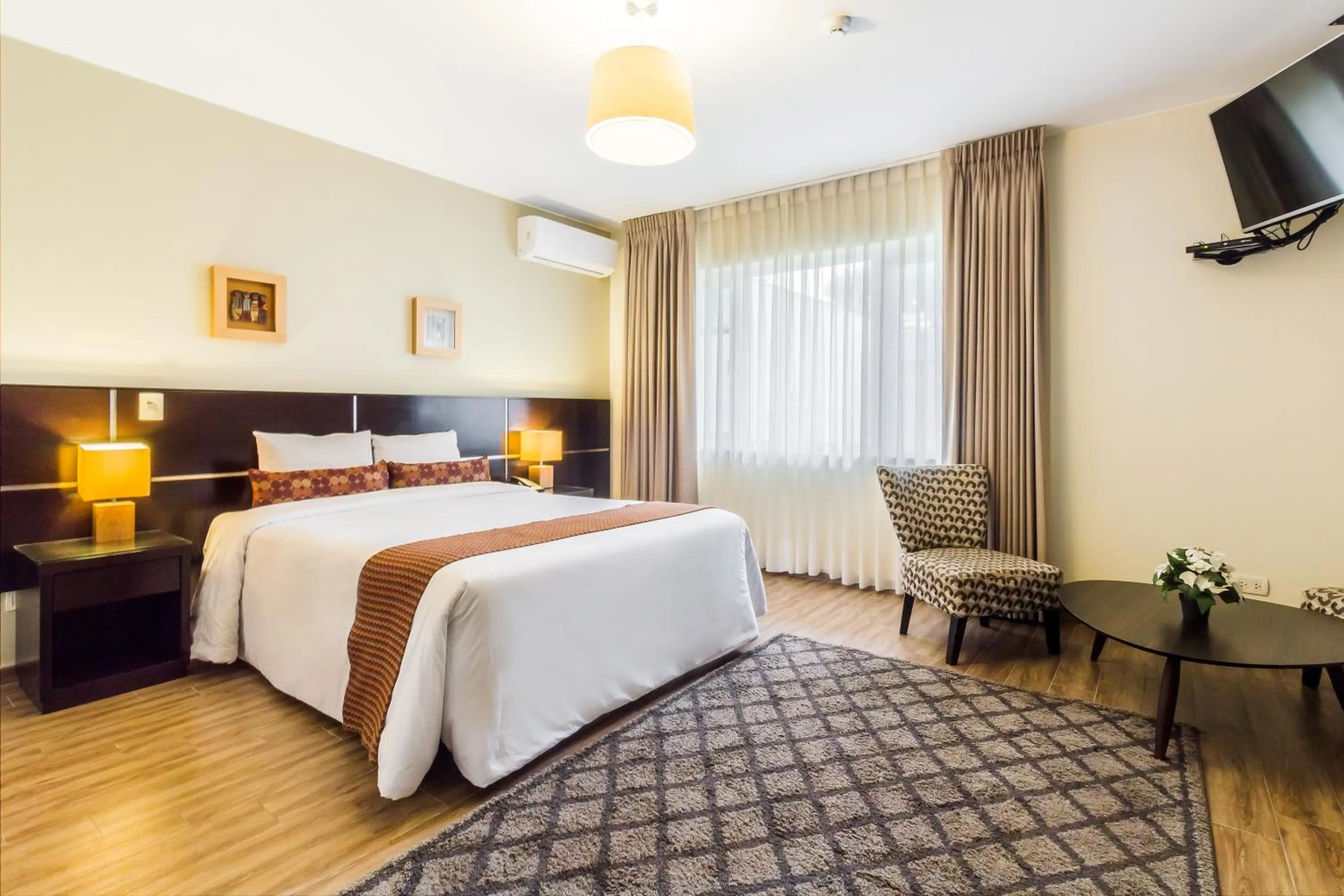 Photo of the whole room, Bed in Tambo Dos de Mayo