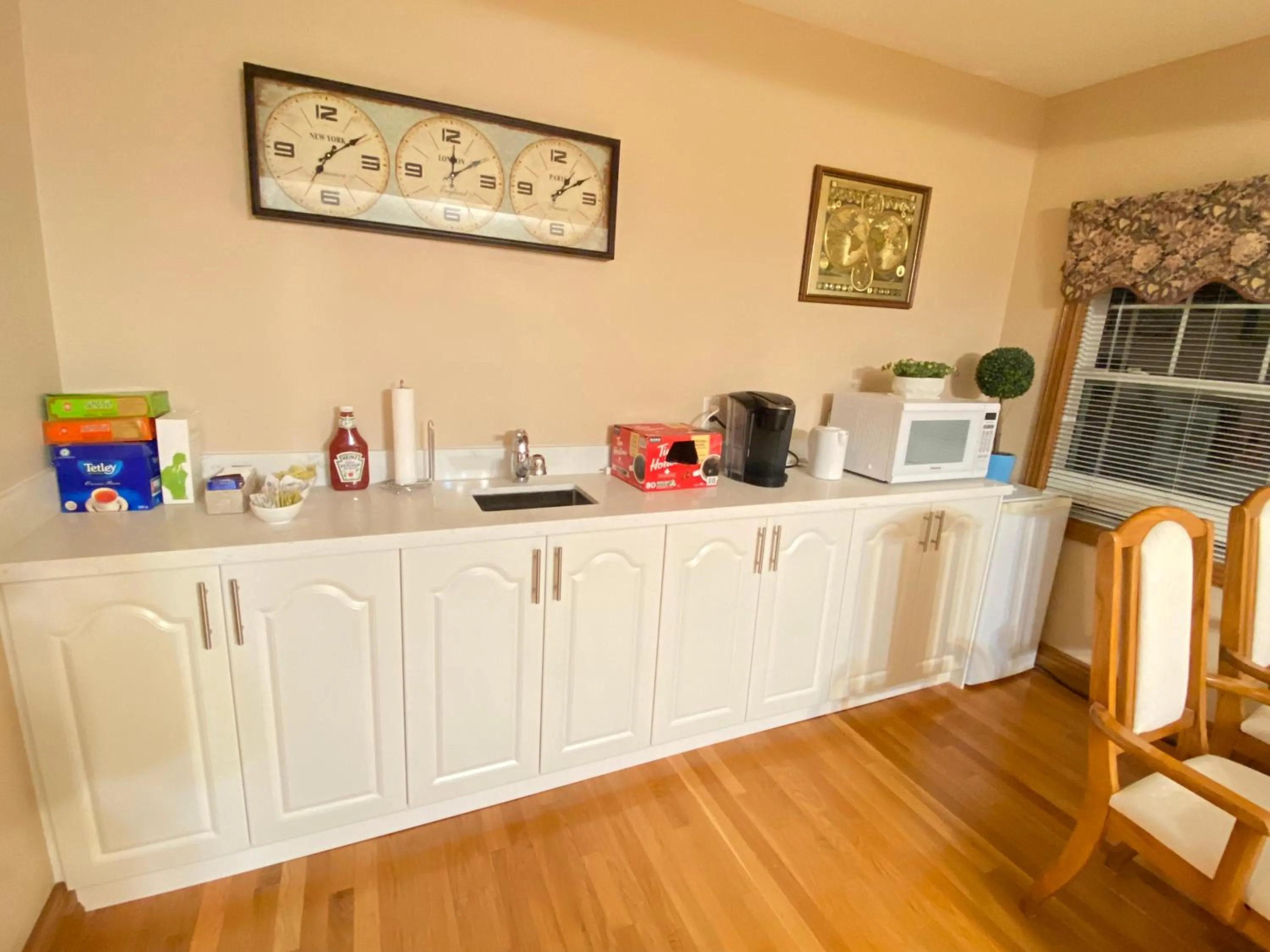 Kitchen or kitchenette in Anna's Bed & Breakfast