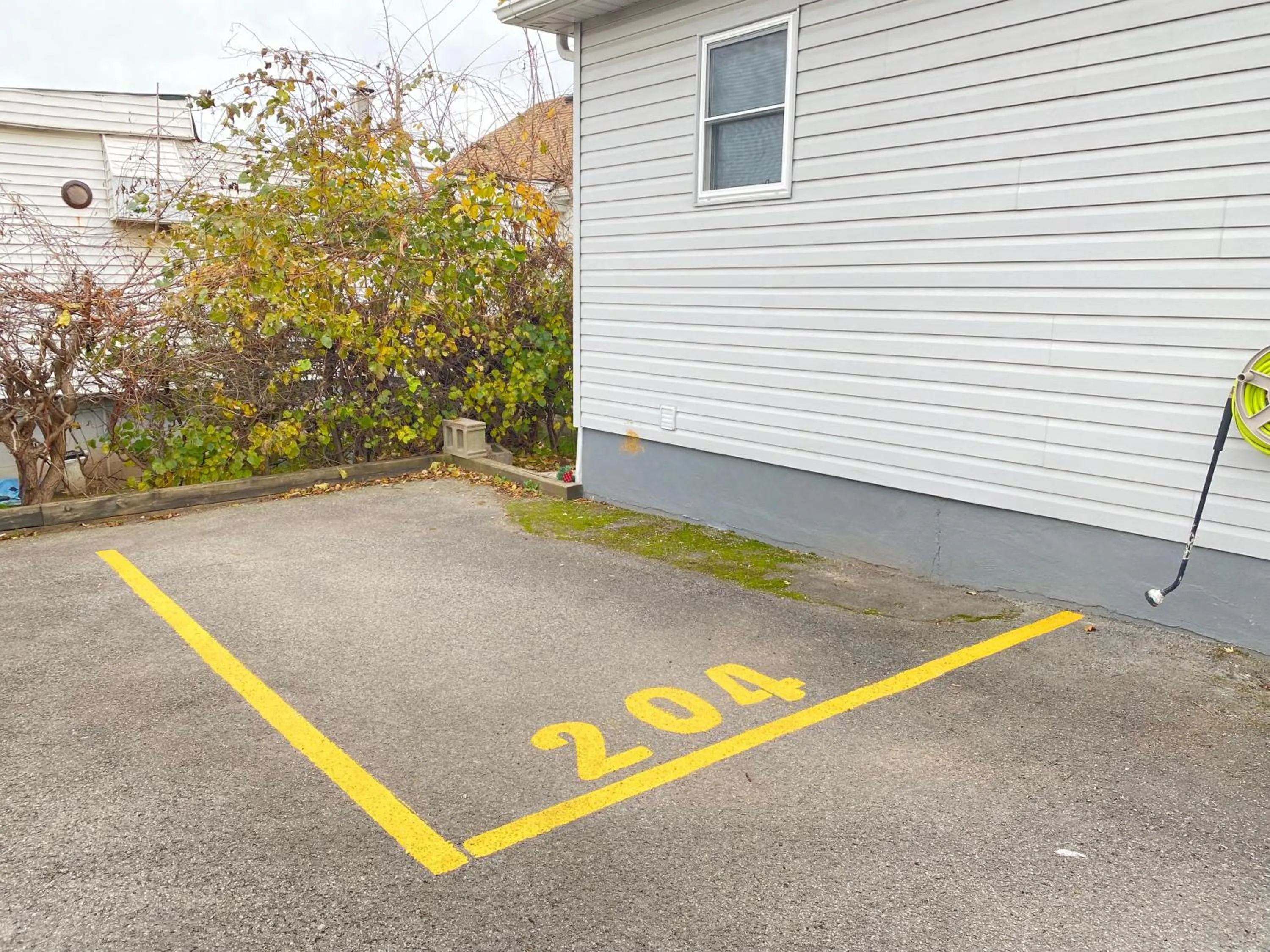 Parking in Anna's Bed & Breakfast