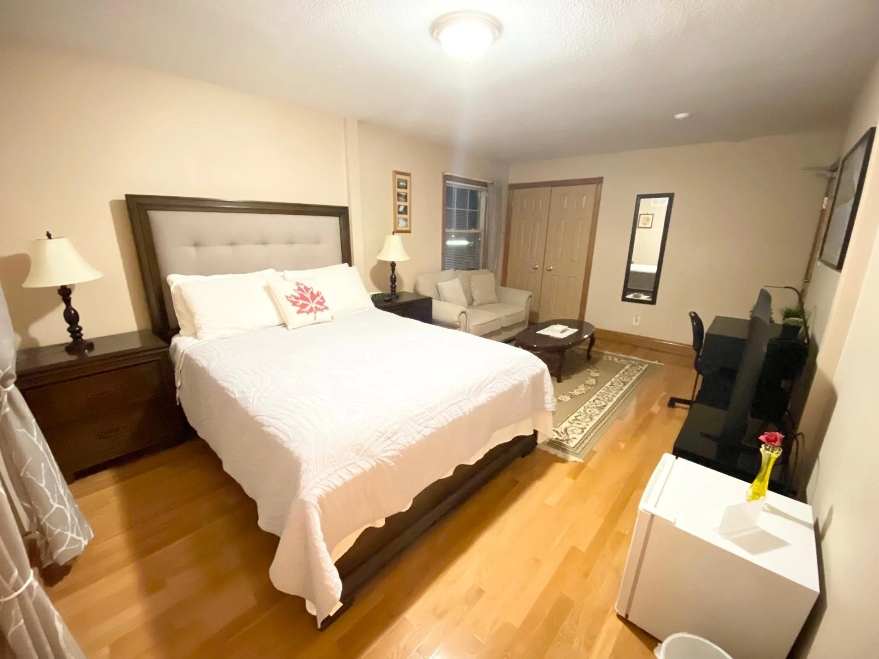 Photo of the whole room, Bed in Anna's Bed & Breakfast