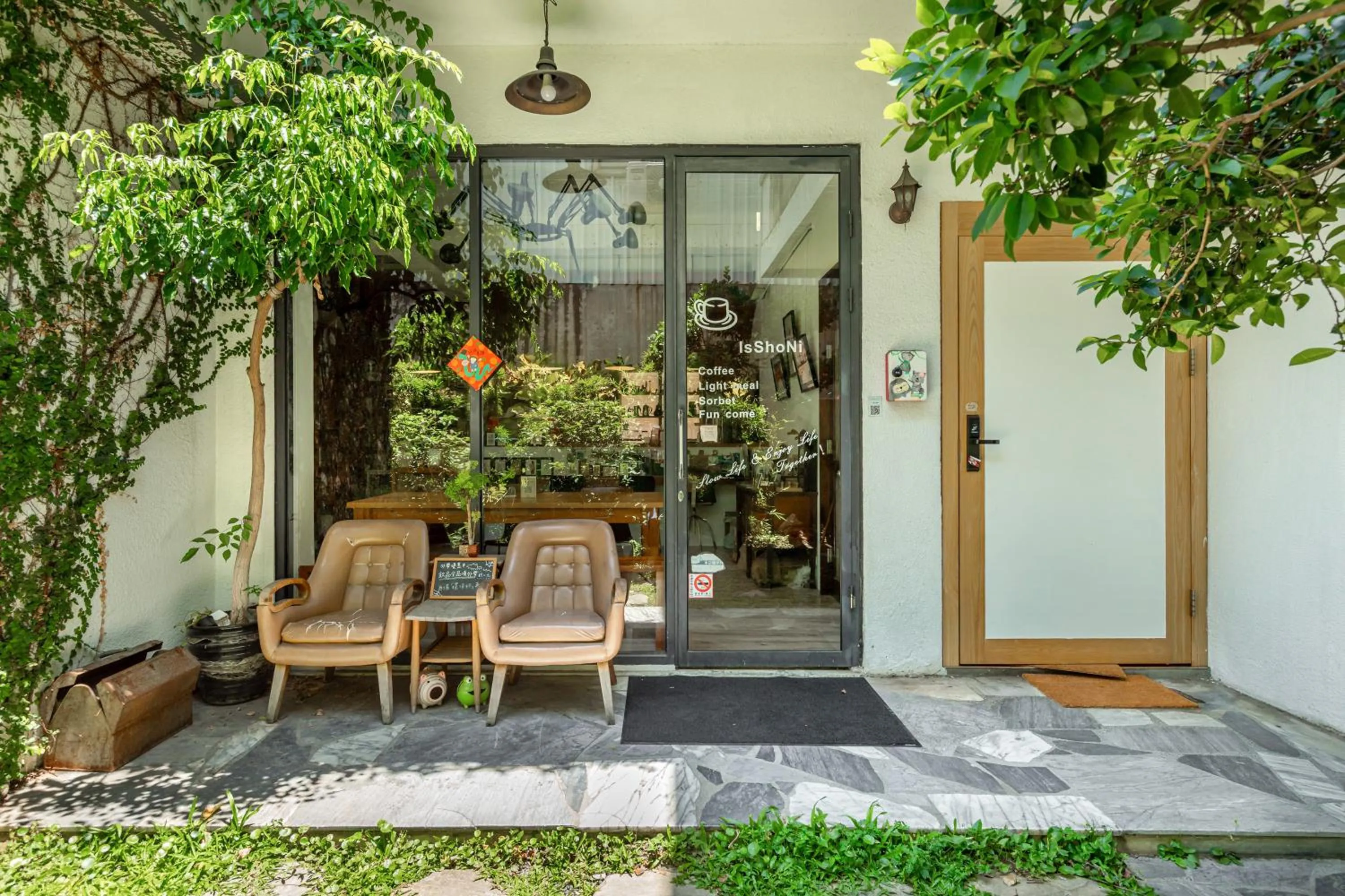 Property building in IsShoNi house