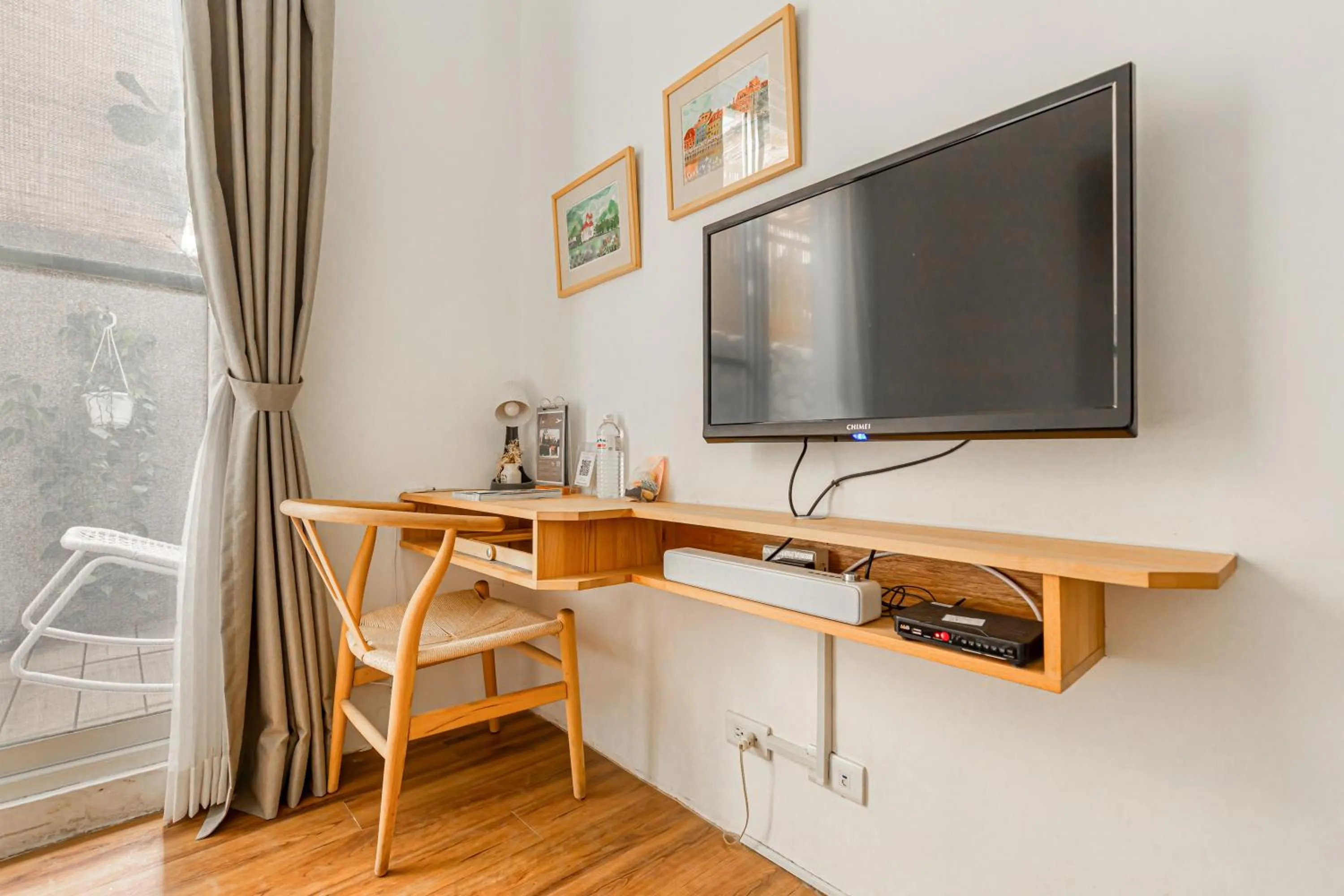 Photo of the whole room in IsShoNi house