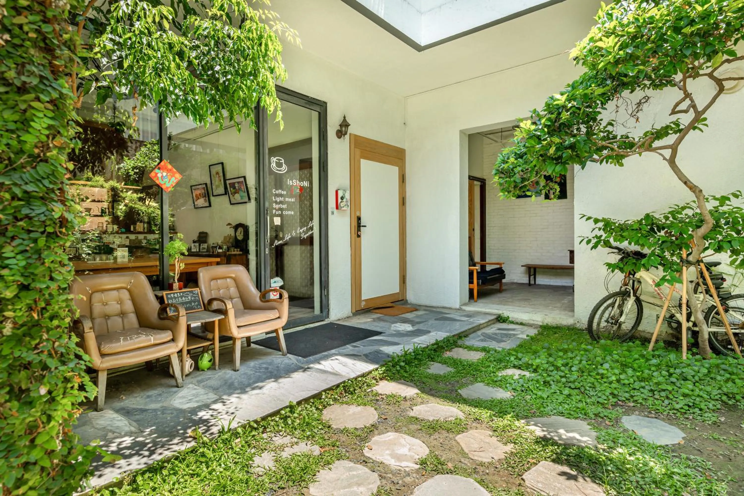 Property building in IsShoNi house