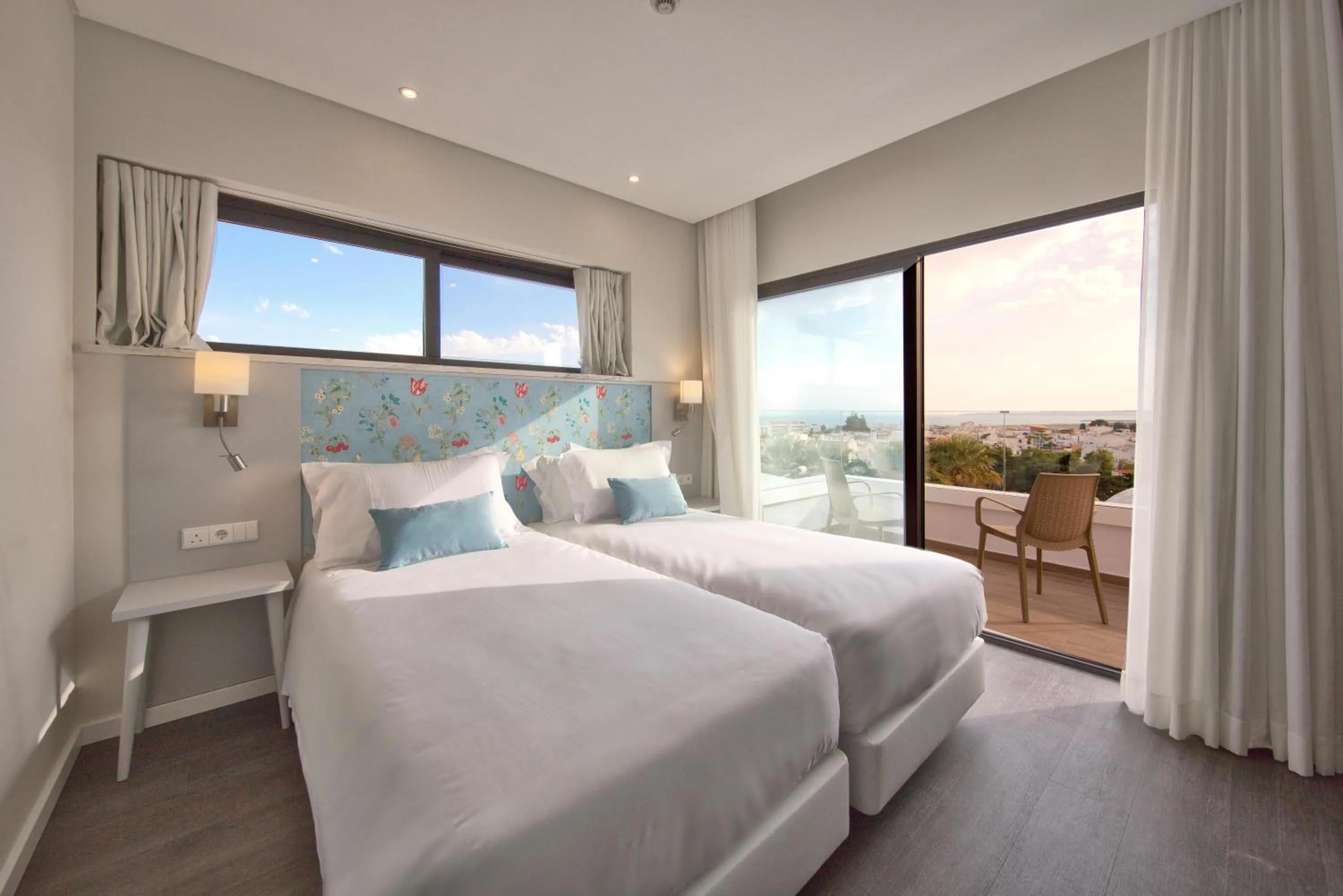 Photo of the whole room, Bed in Agua Hotels Alvor Jardim