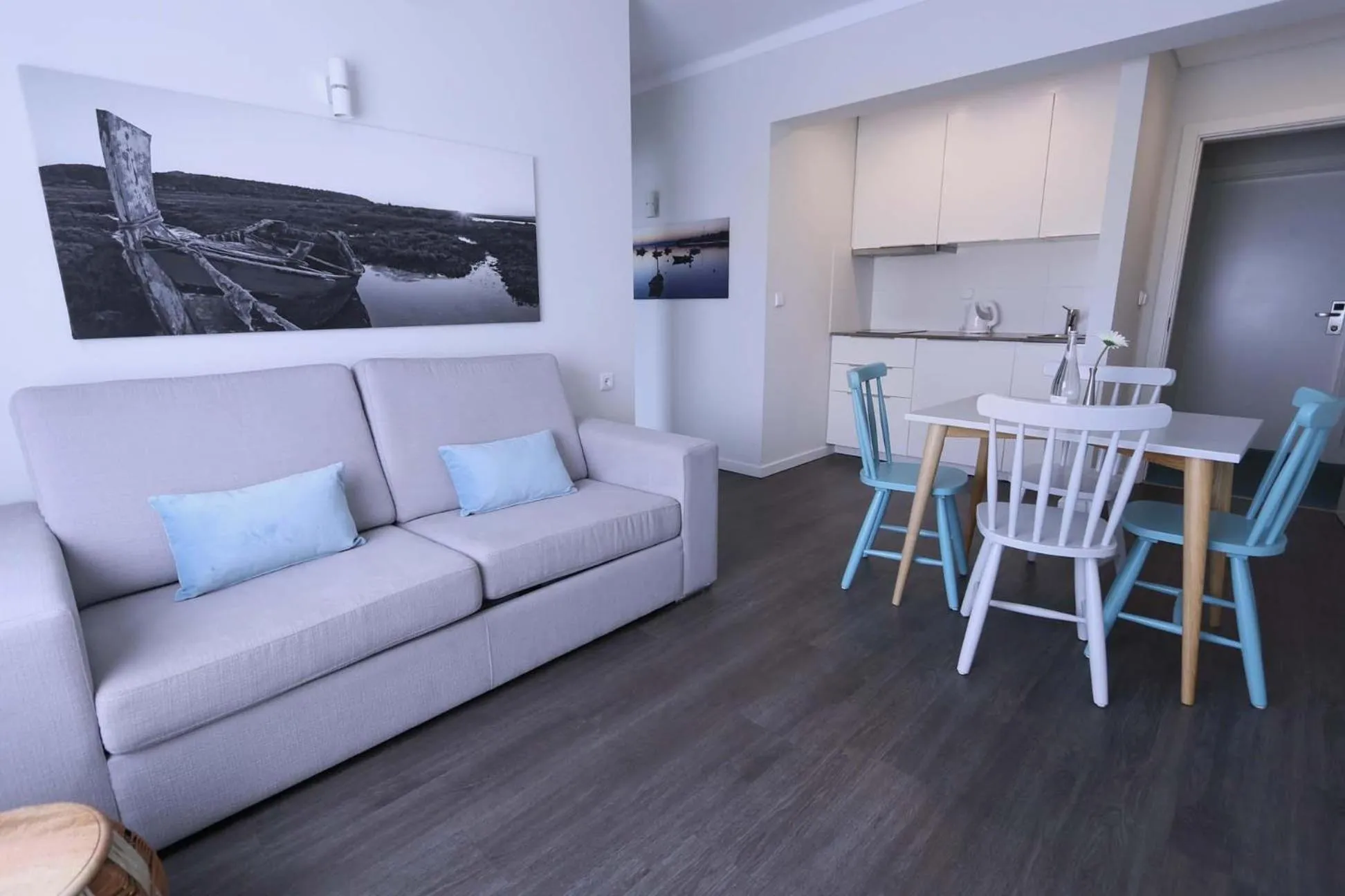 Photo of the whole room in Agua Hotels Alvor Jardim