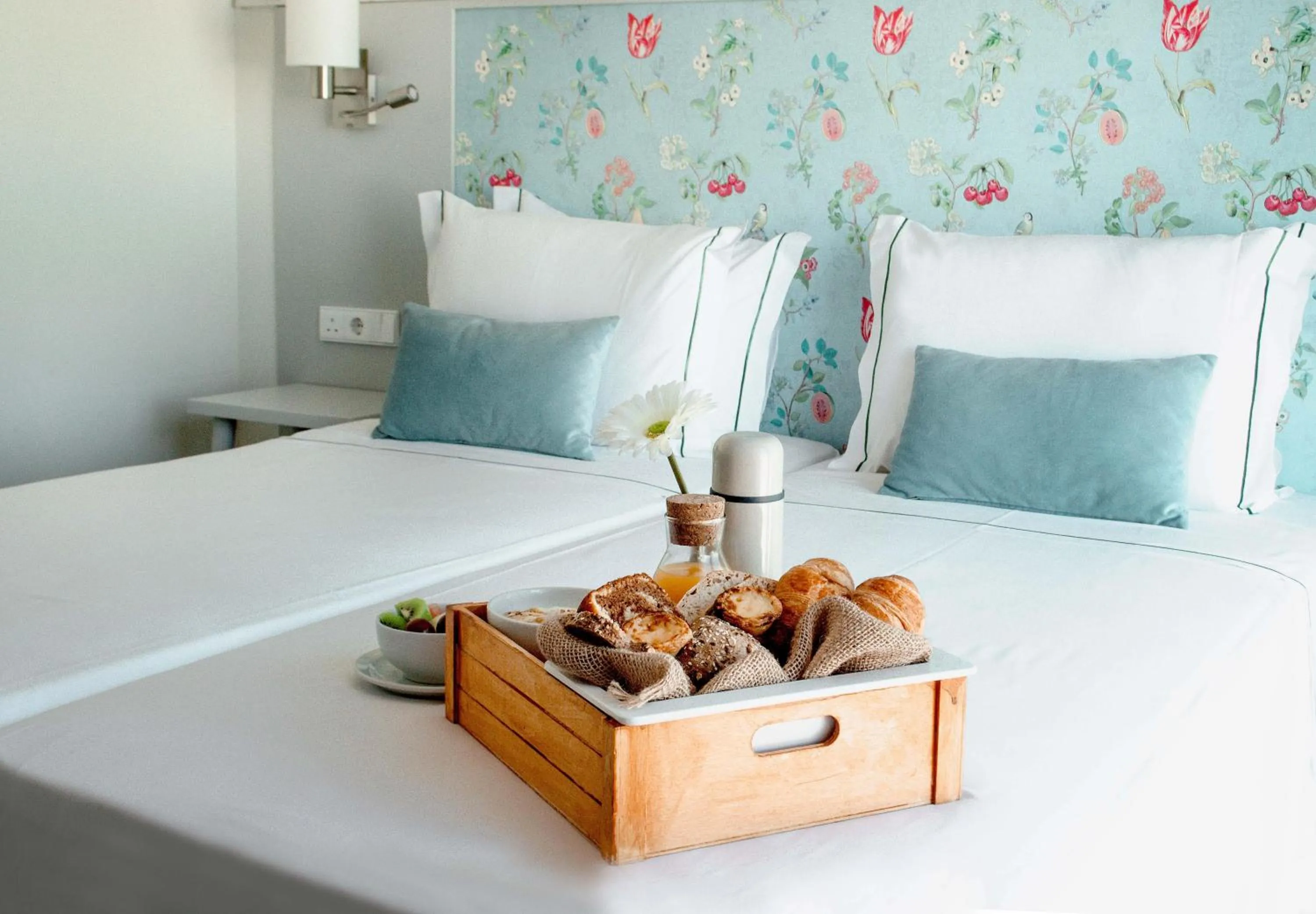 Photo of the whole room, Bed in Agua Hotels Alvor Jardim