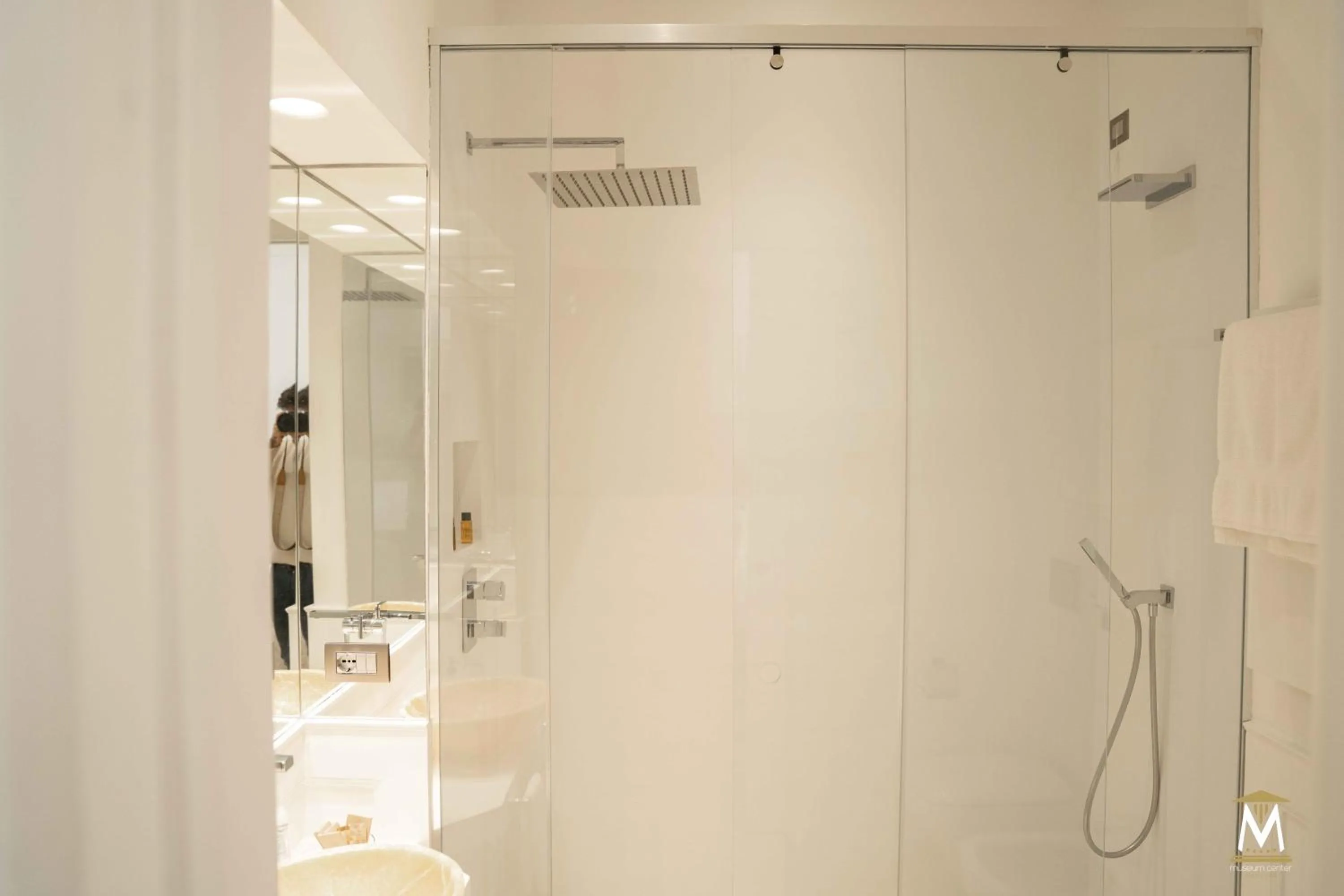 Shower in Museum Center Luxury