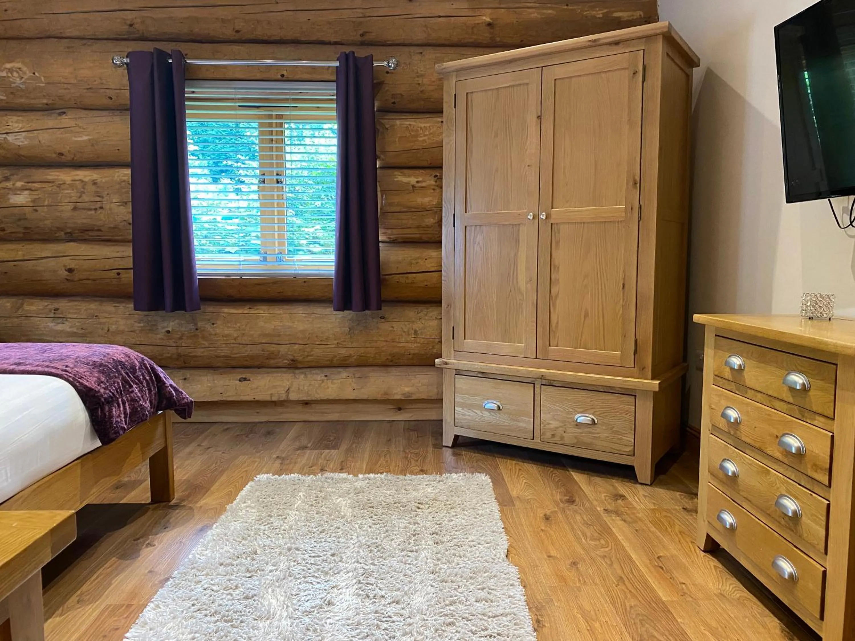 Bedroom, Bed in Ewes Water Log Cabins