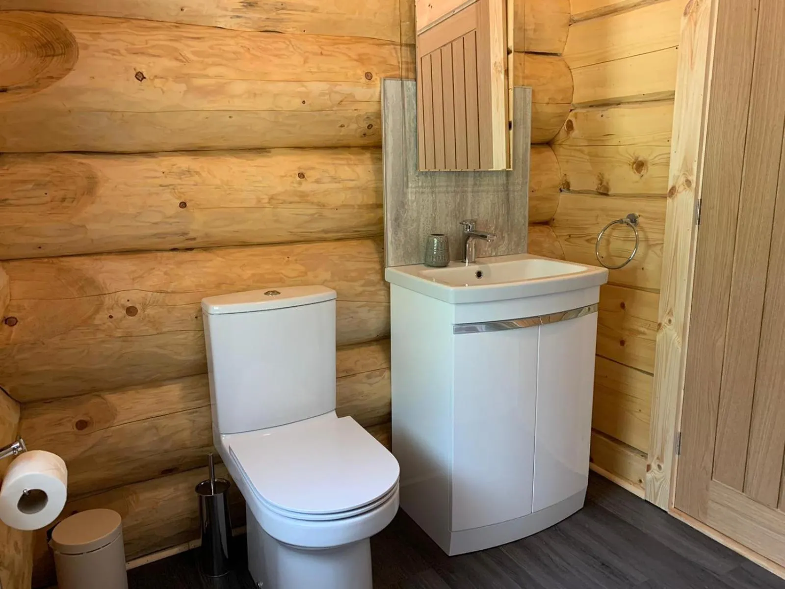 Bathroom in Ewes Water Log Cabins