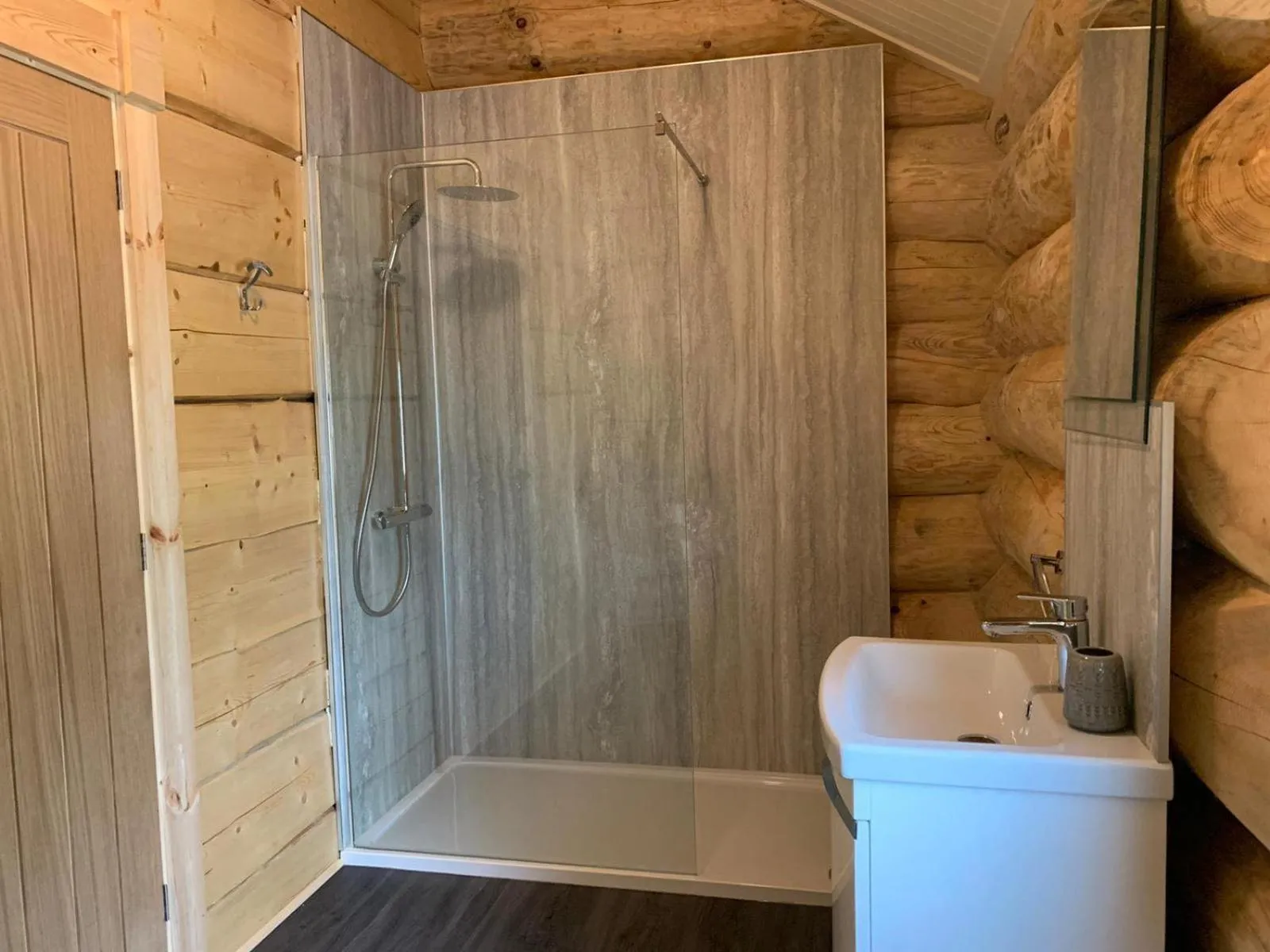 Shower in Ewes Water Log Cabins
