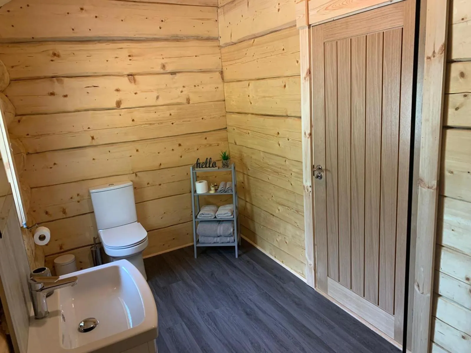 Bathroom in Ewes Water Log Cabins