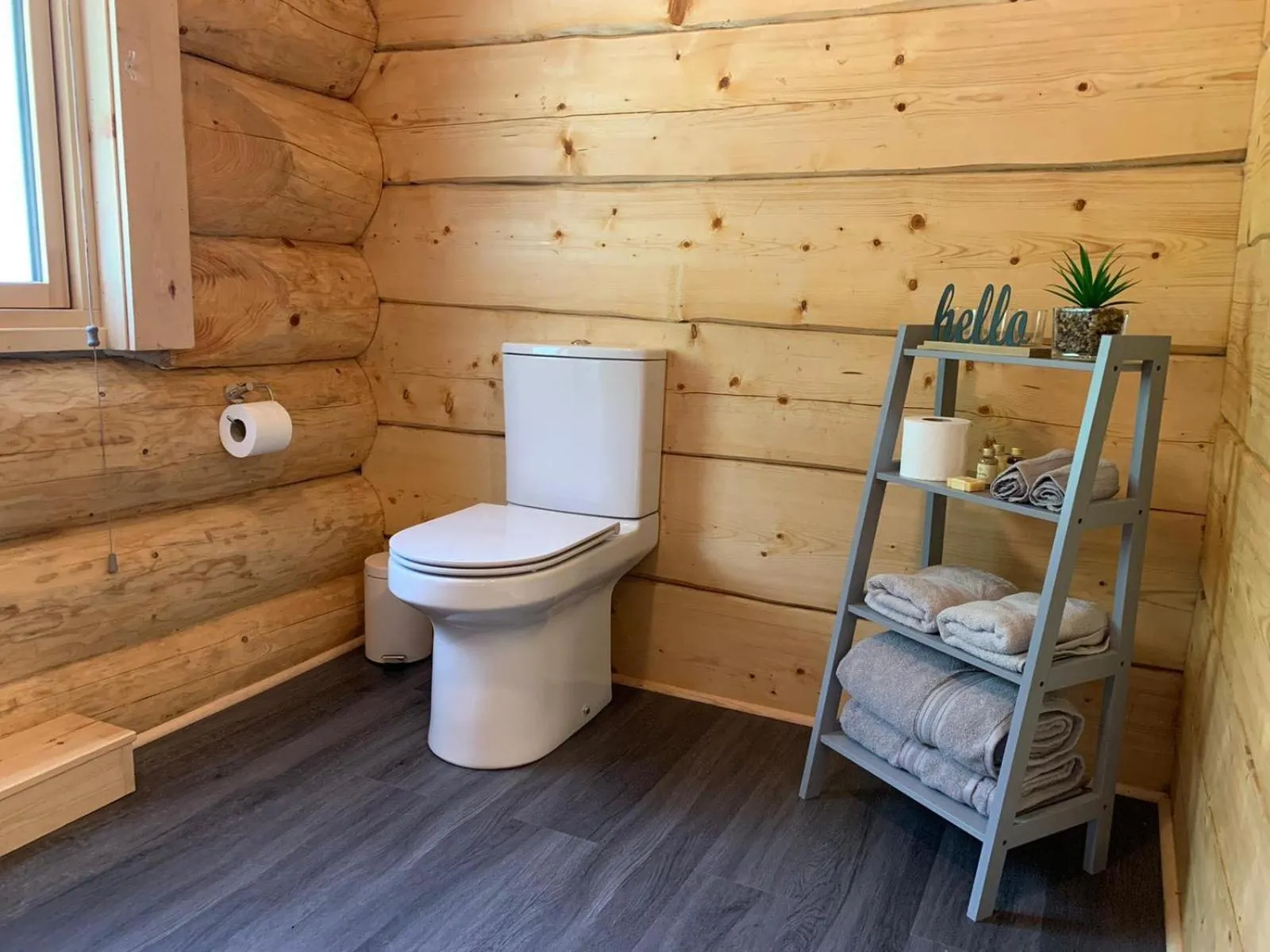 Bathroom in Ewes Water Log Cabins