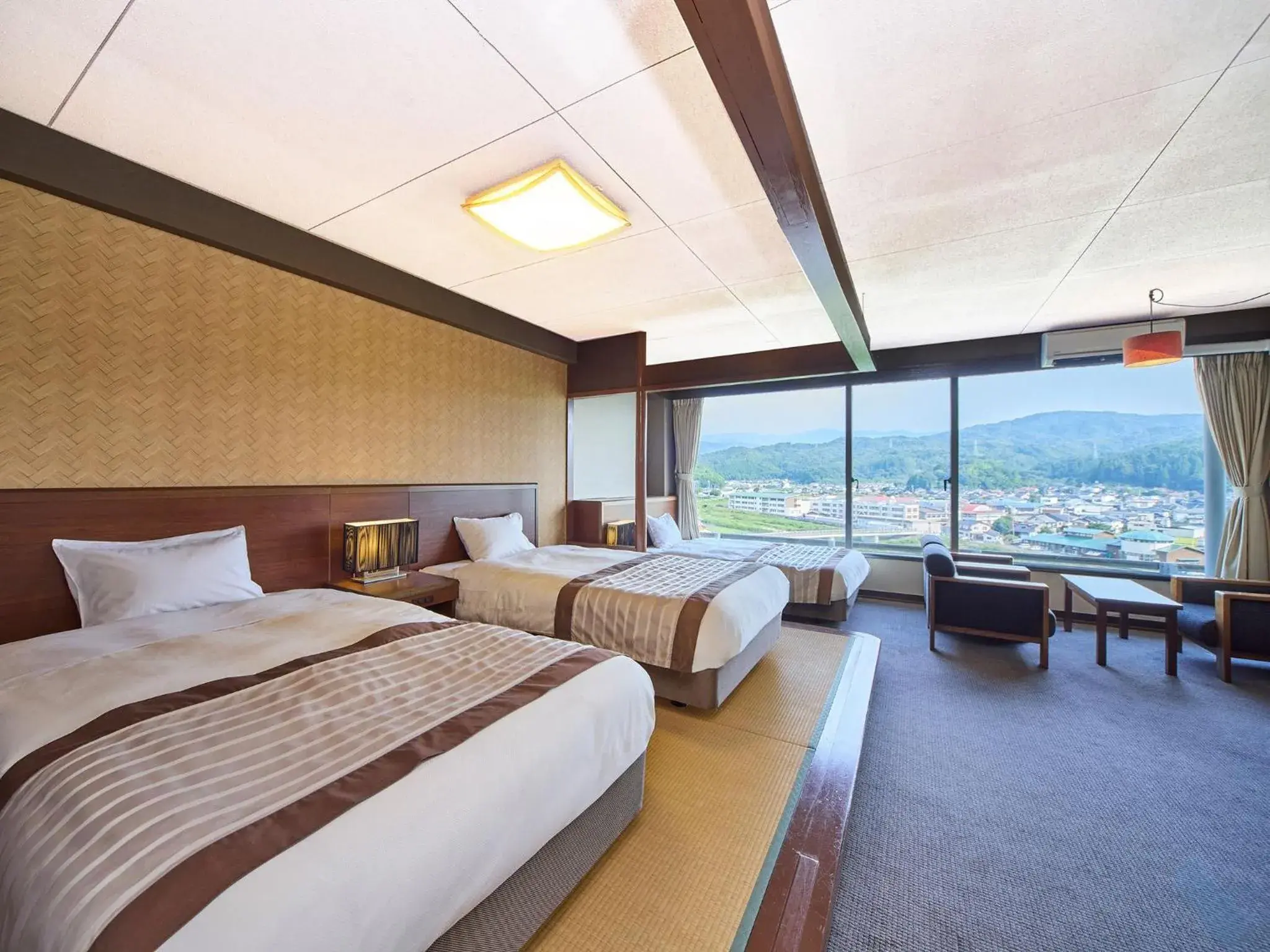 Photo of the whole room, Bed in Misasa Royal Hotel Photo of the whole room, Bed in Misasa Royal Hotel