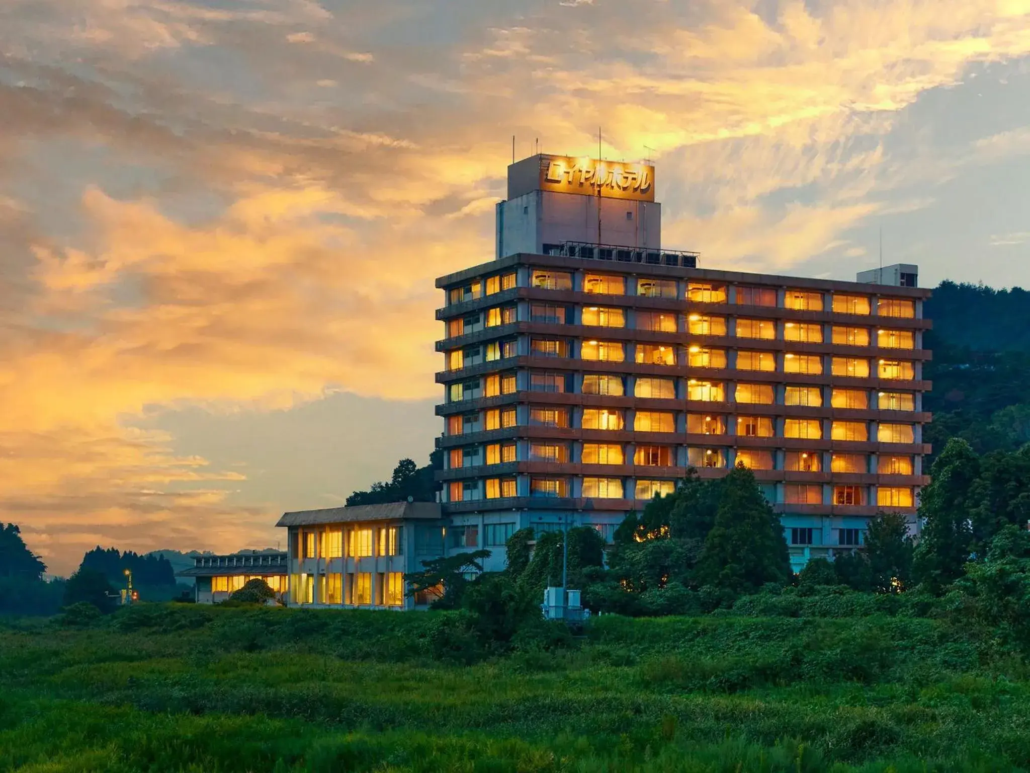 Property building in Misasa Royal Hotel Property building in Misasa Royal Hotel