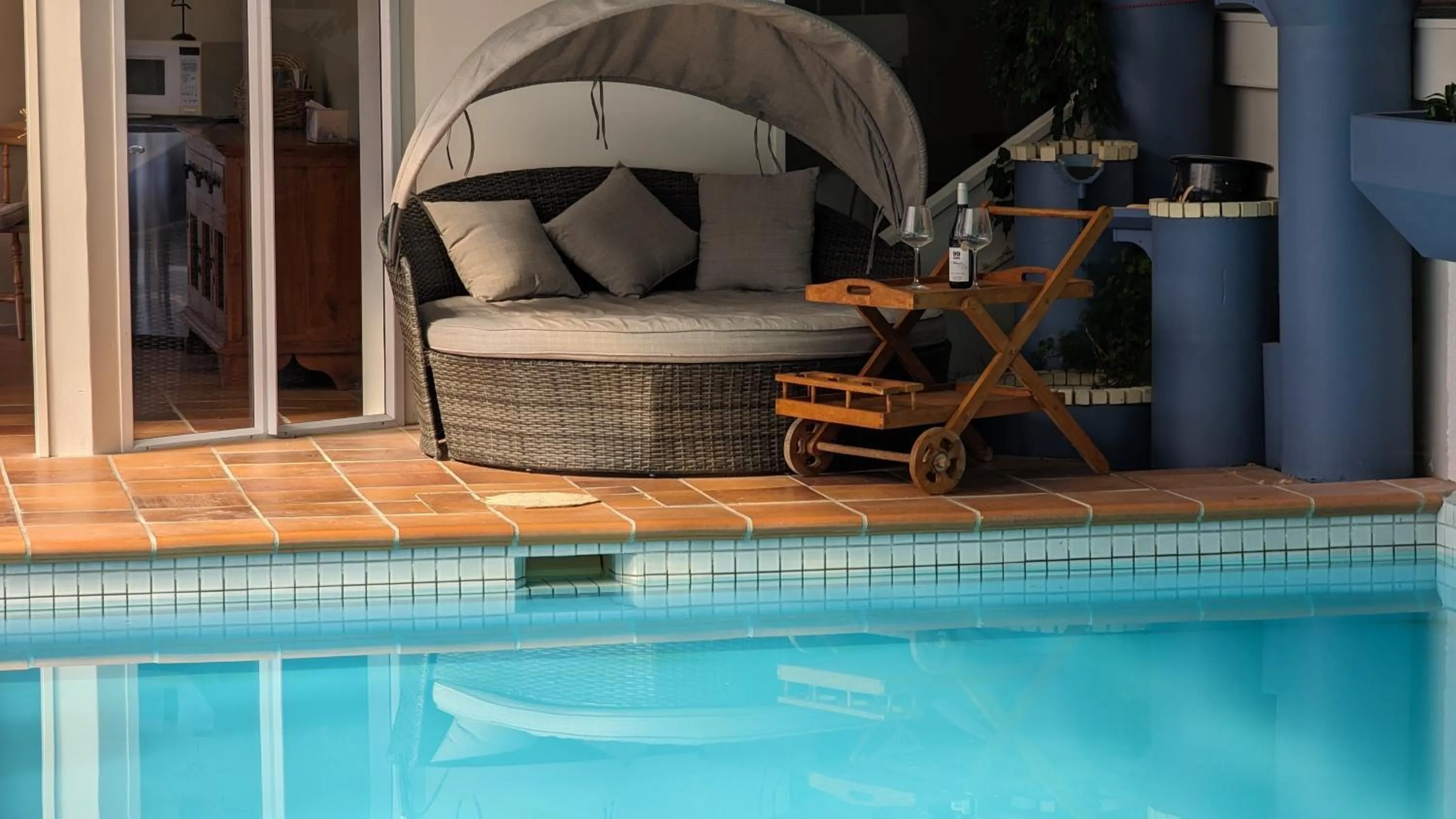 Swimming pool in Harbour Lodge Wellington